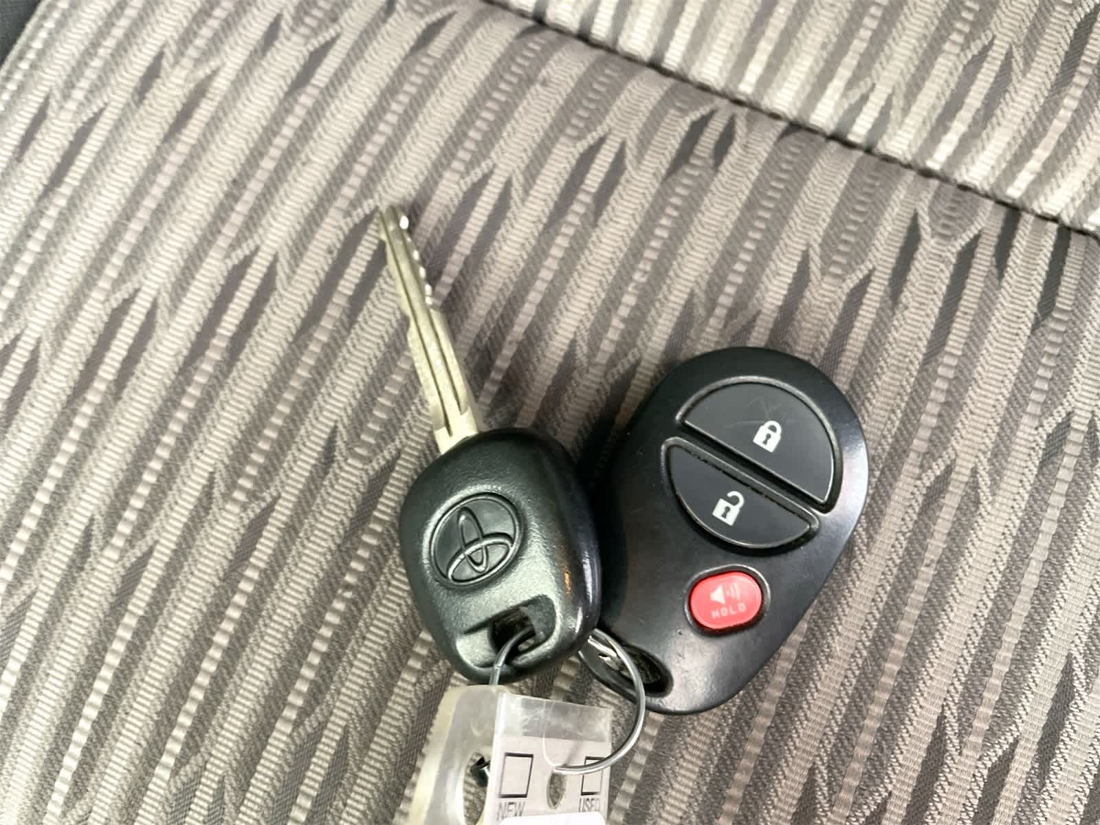 Thumbnail: 2015 Toyota Tundra - 28