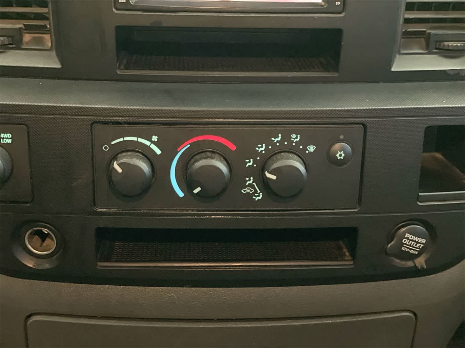 Thumbnail: 2008 Dodge Ram 1500 - 18