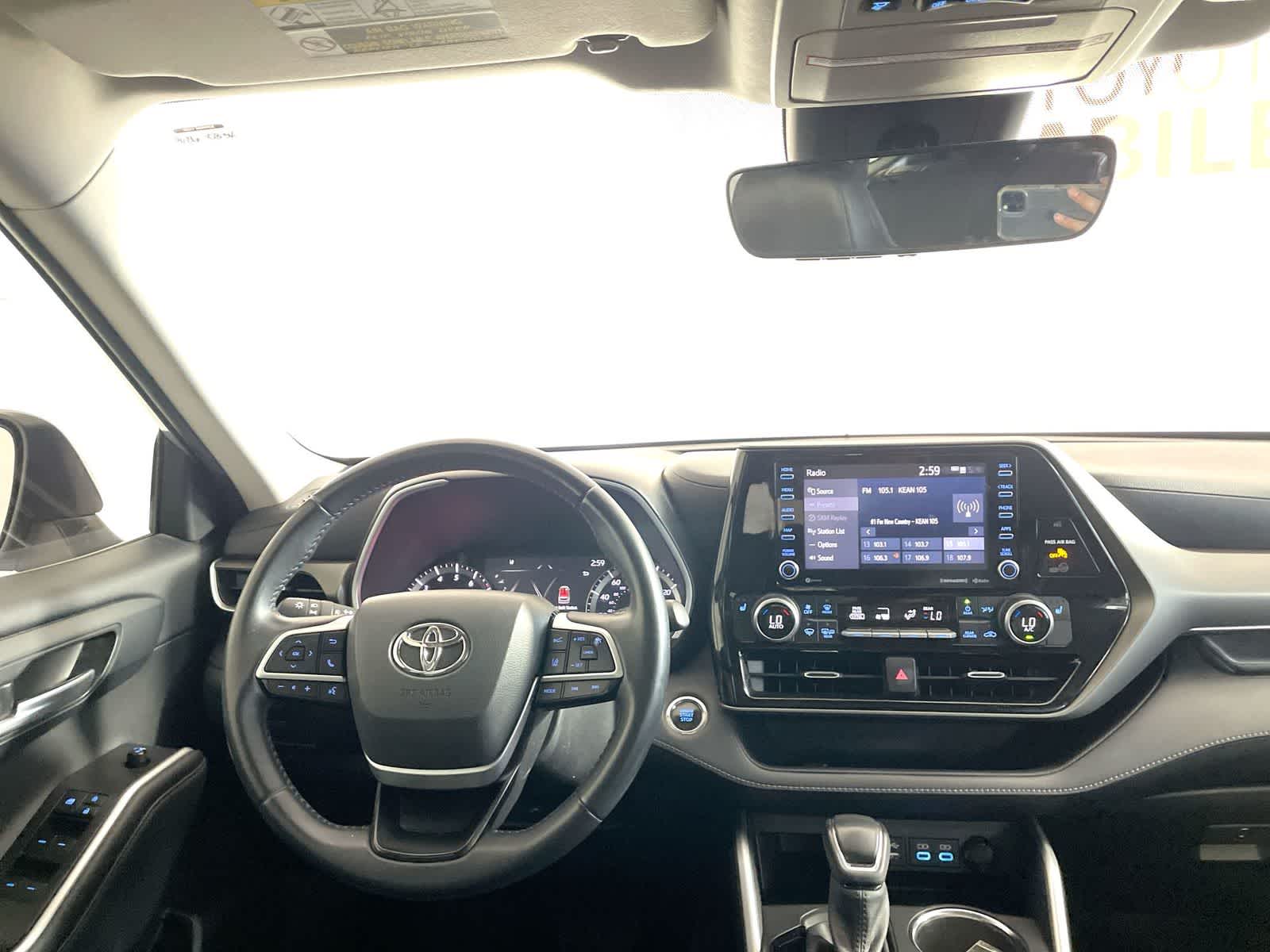 Thumbnail: 2022 Toyota Highlander - 17