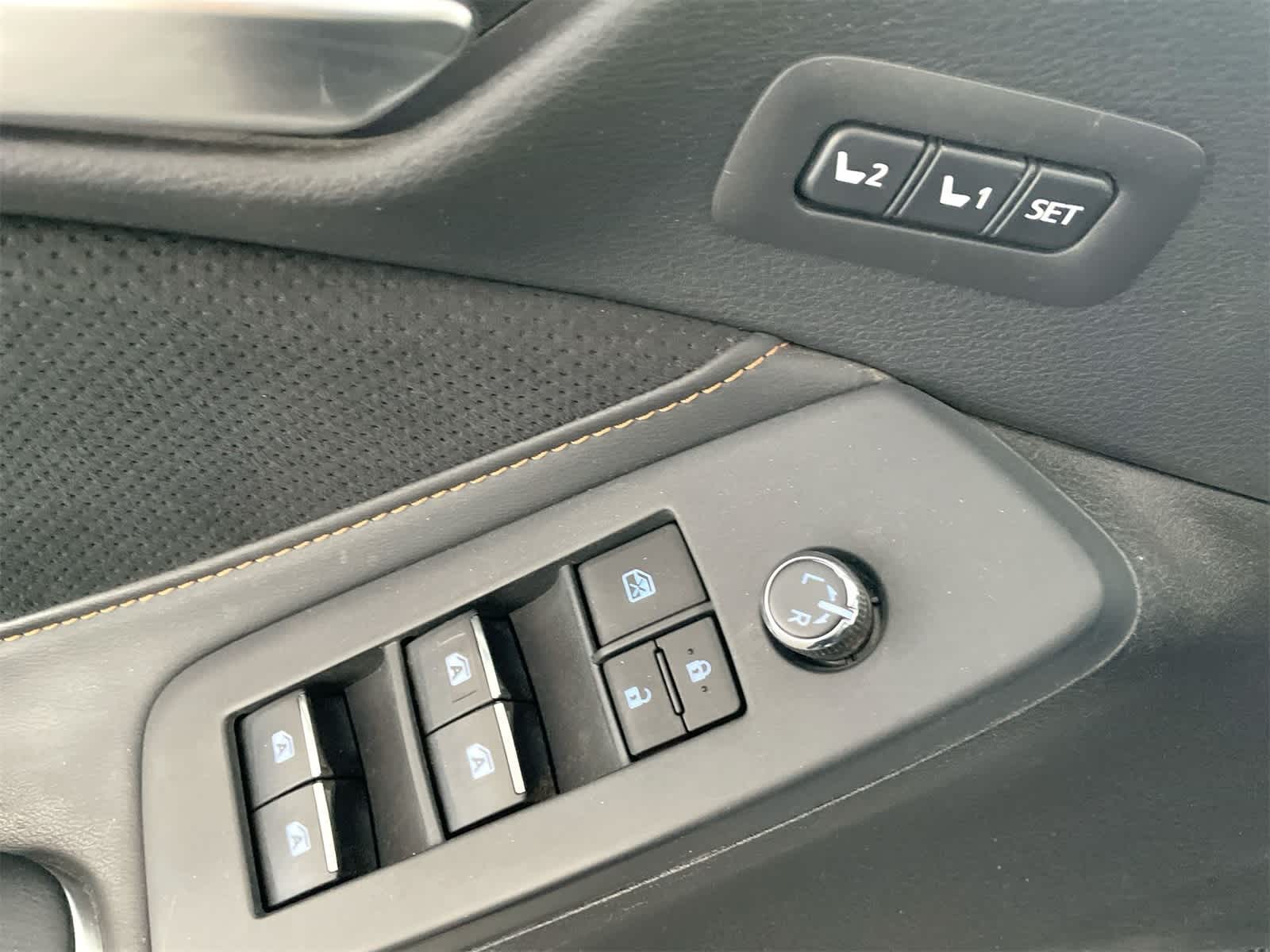 Thumbnail: 2020 Toyota Avalon - 12