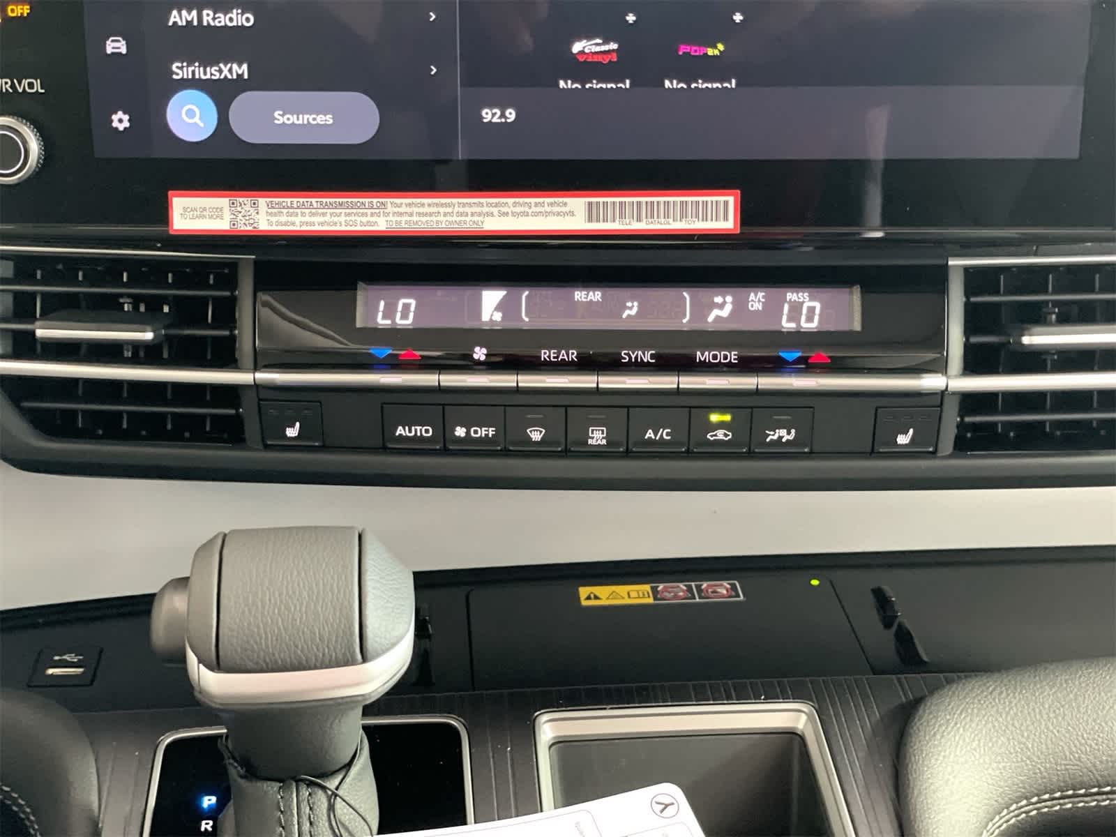 2025 Toyota Sienna XLE 23