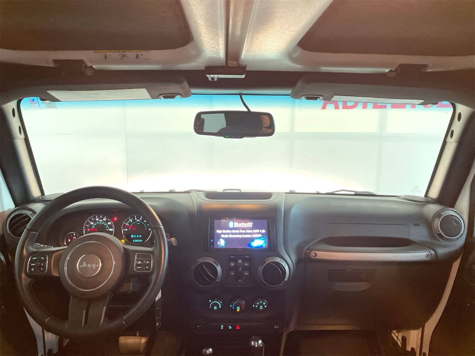 Thumbnail: 2016 Jeep Wrangler - 14