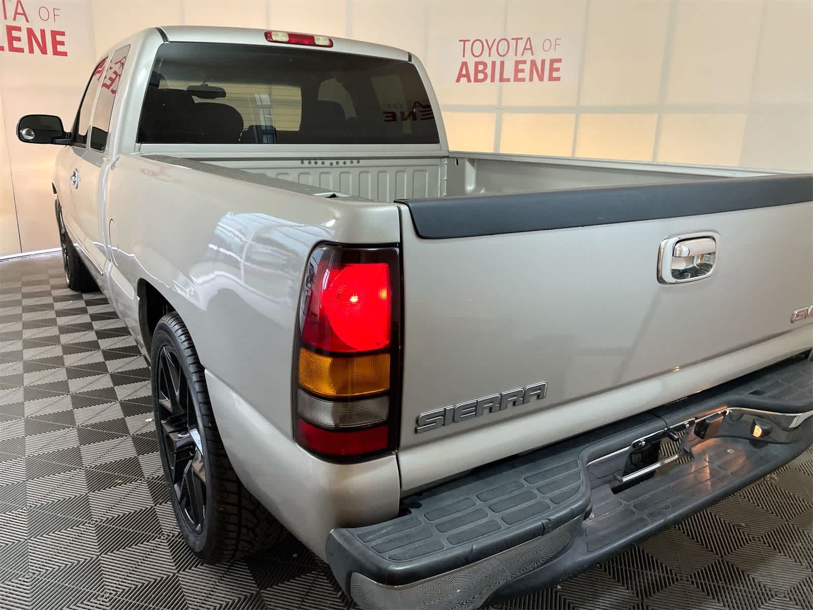 Thumbnail: 2006 GMC Sierra 1500 - 3