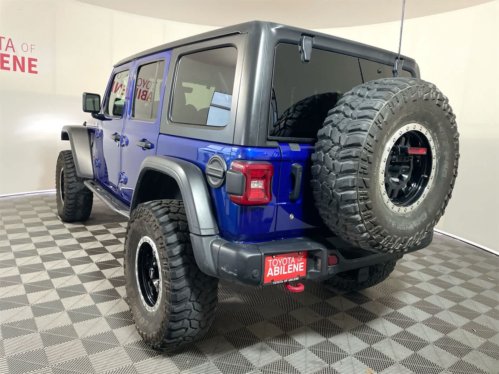 Thumbnail: 2018 Jeep Wrangler - 3