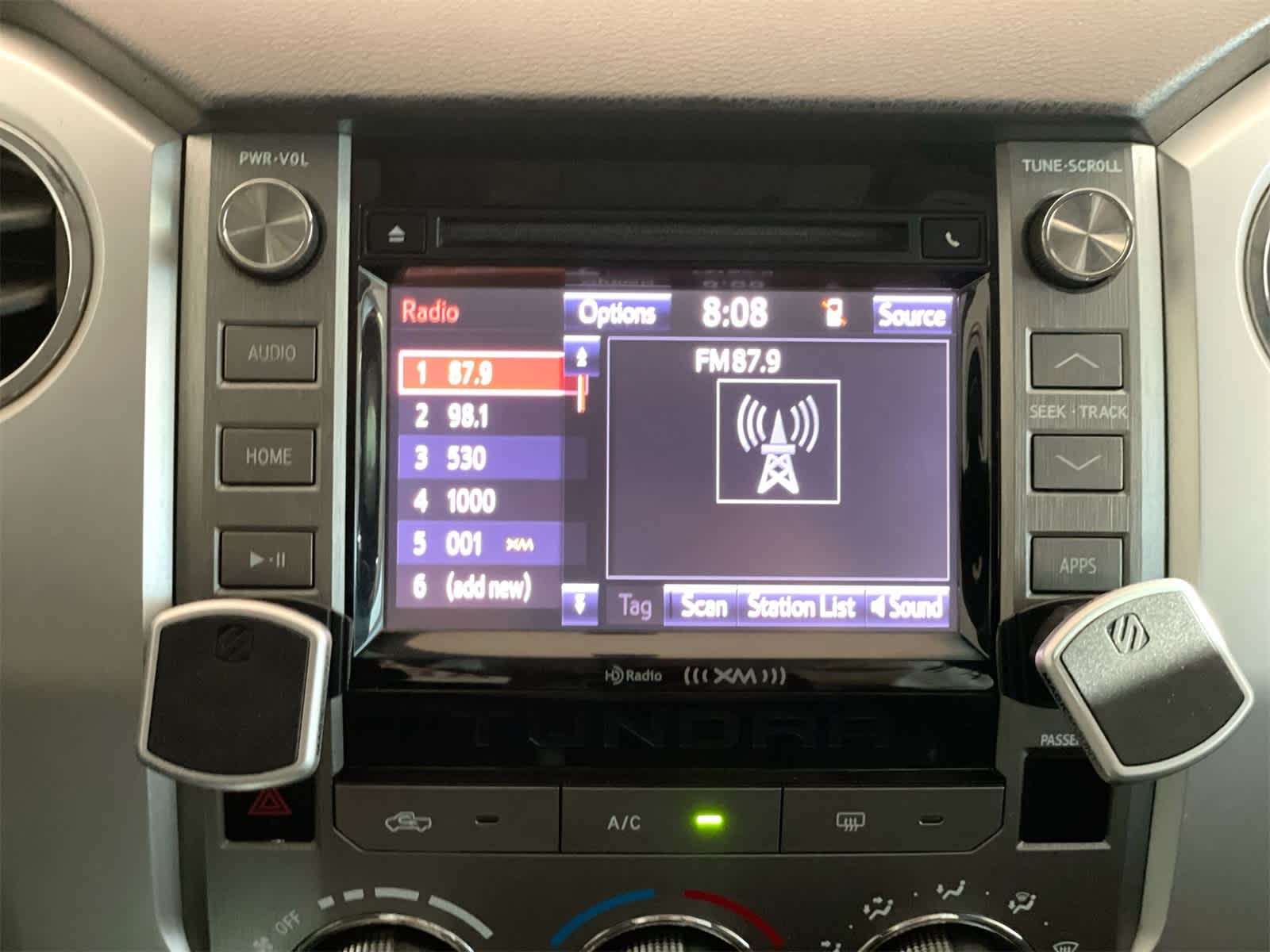 Thumbnail: 2015 Toyota Tundra - 19