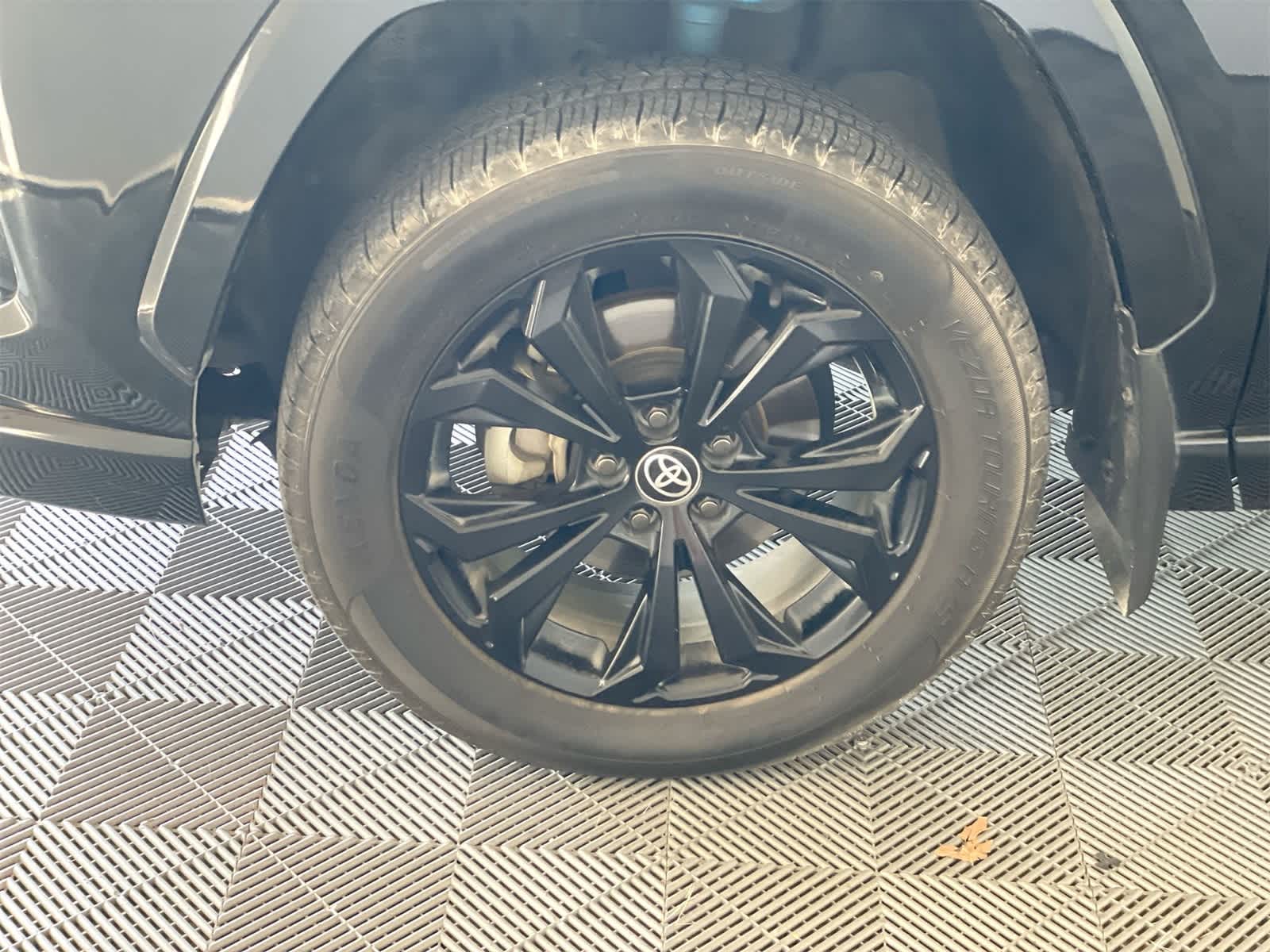 Thumbnail: 2022 Toyota RAV4 - 23