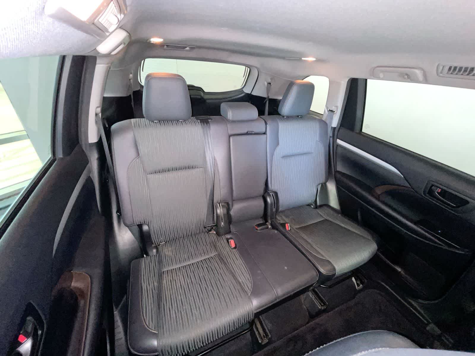 Thumbnail: 2016 Toyota Highlander - 15