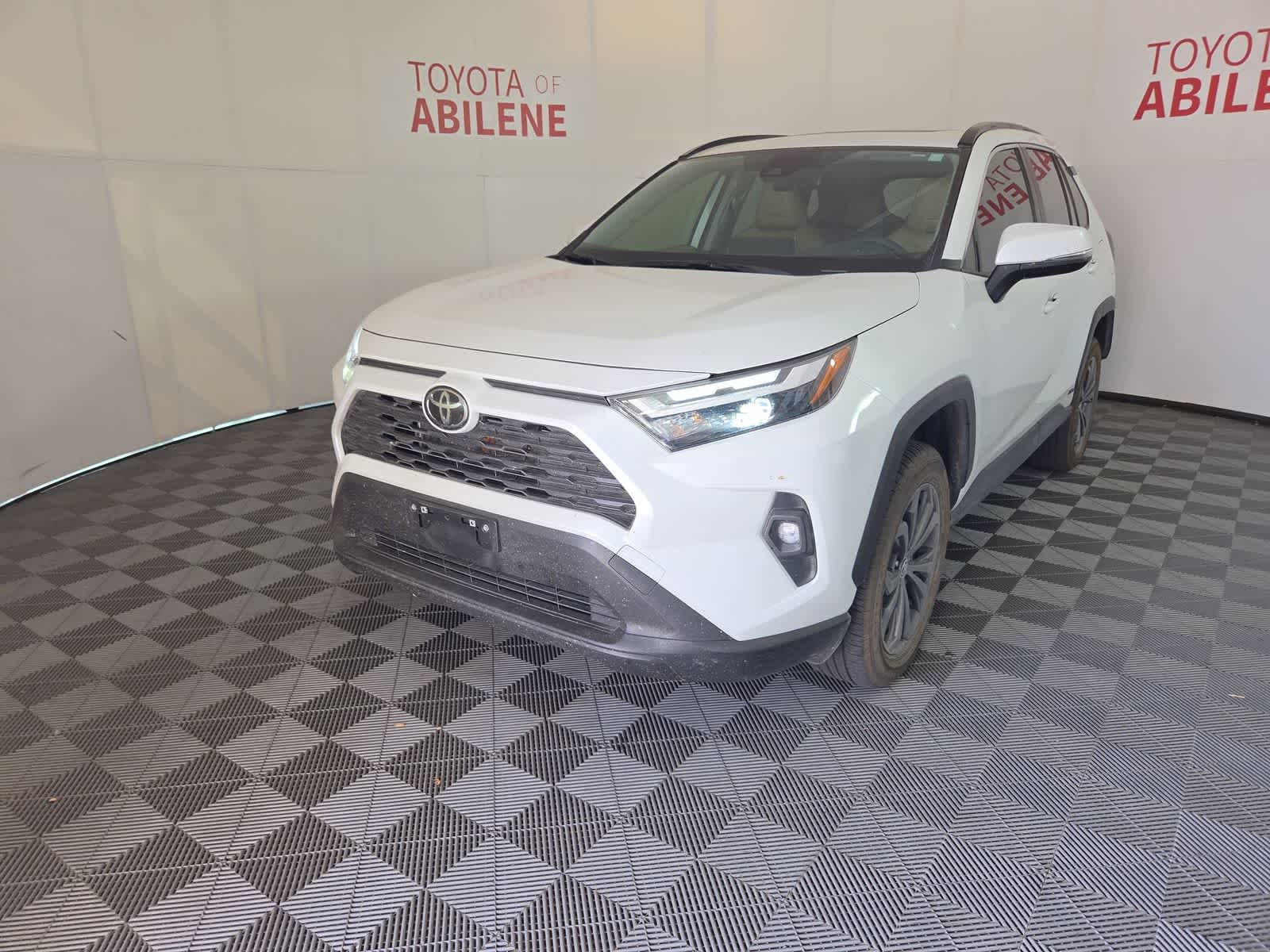 Used 2025 Toyota SUV XLE Premium Wind Chill Pearl For Sale at