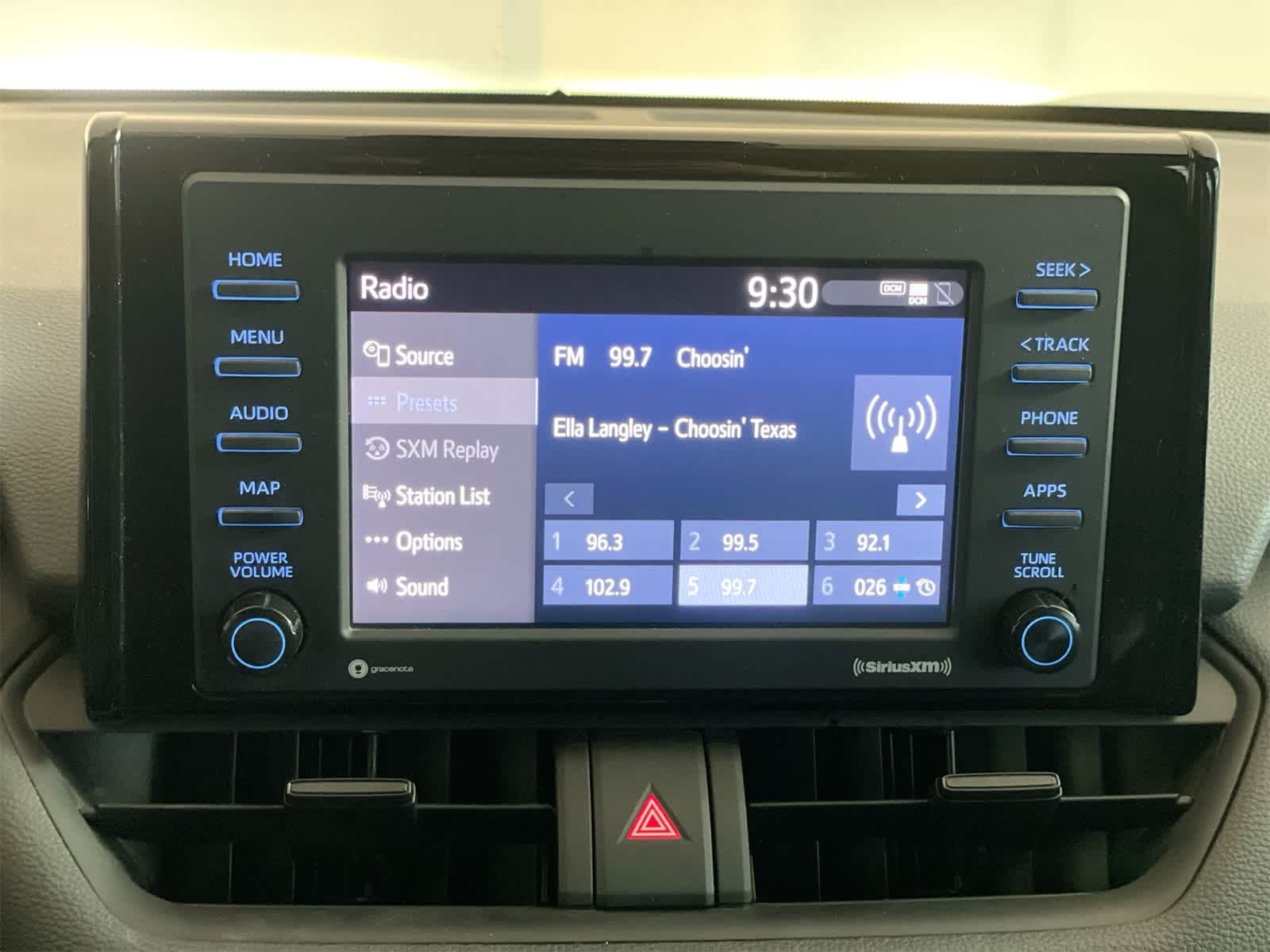 Thumbnail: 2022 Toyota RAV4 - 19