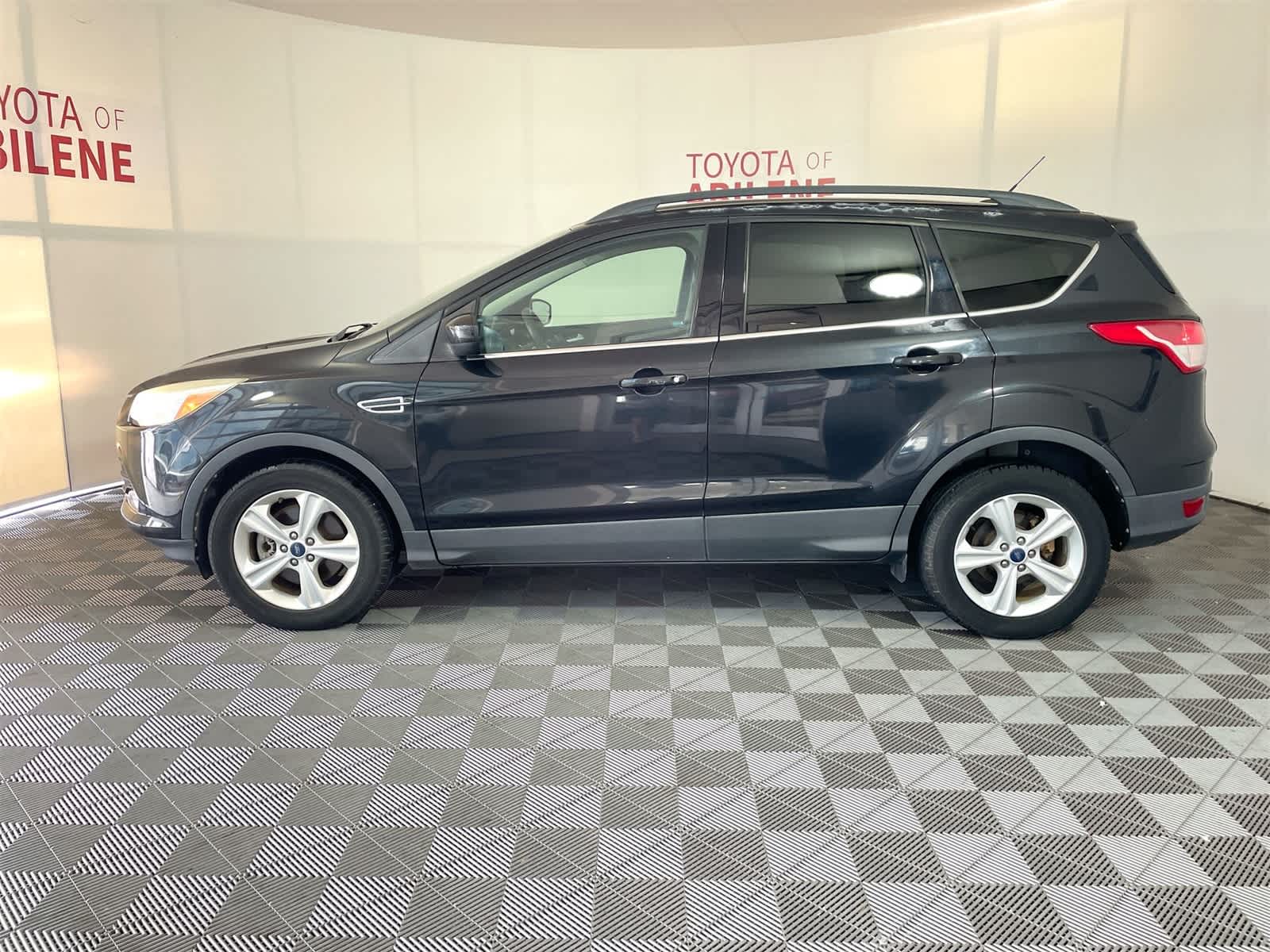 Thumbnail: 2015 Ford Escape - 2