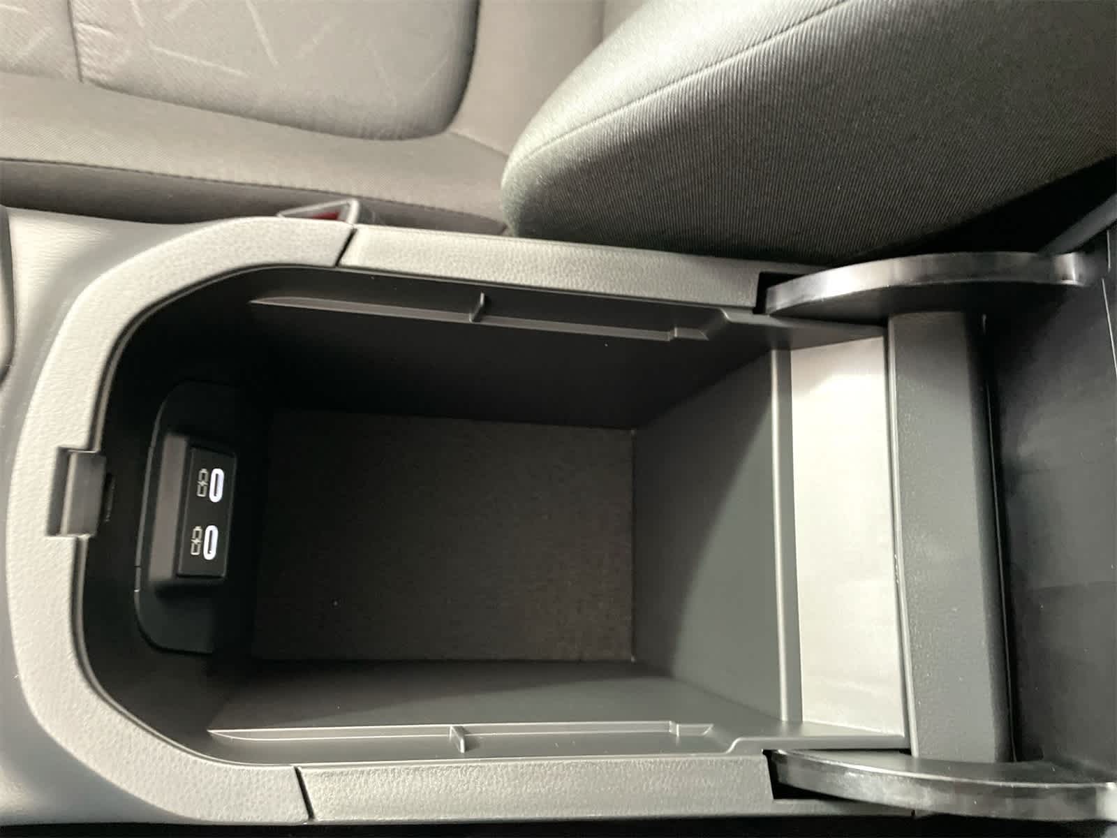 Thumbnail: 2025 Toyota RAV4 - 24