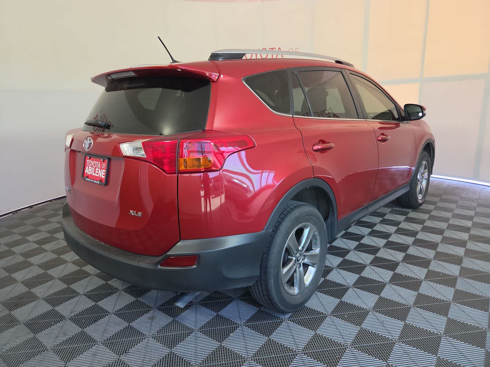 Thumbnail: 2015 Toyota RAV4 - 7