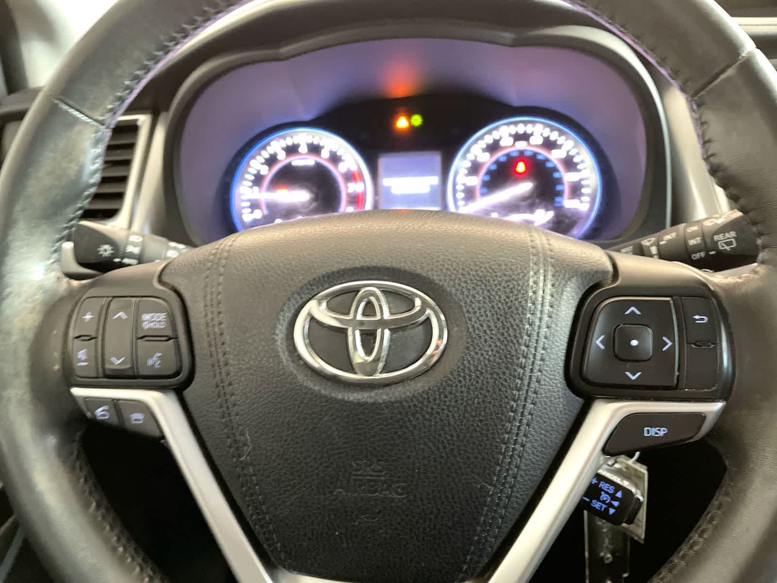 Thumbnail: 2016 Toyota Highlander - 18