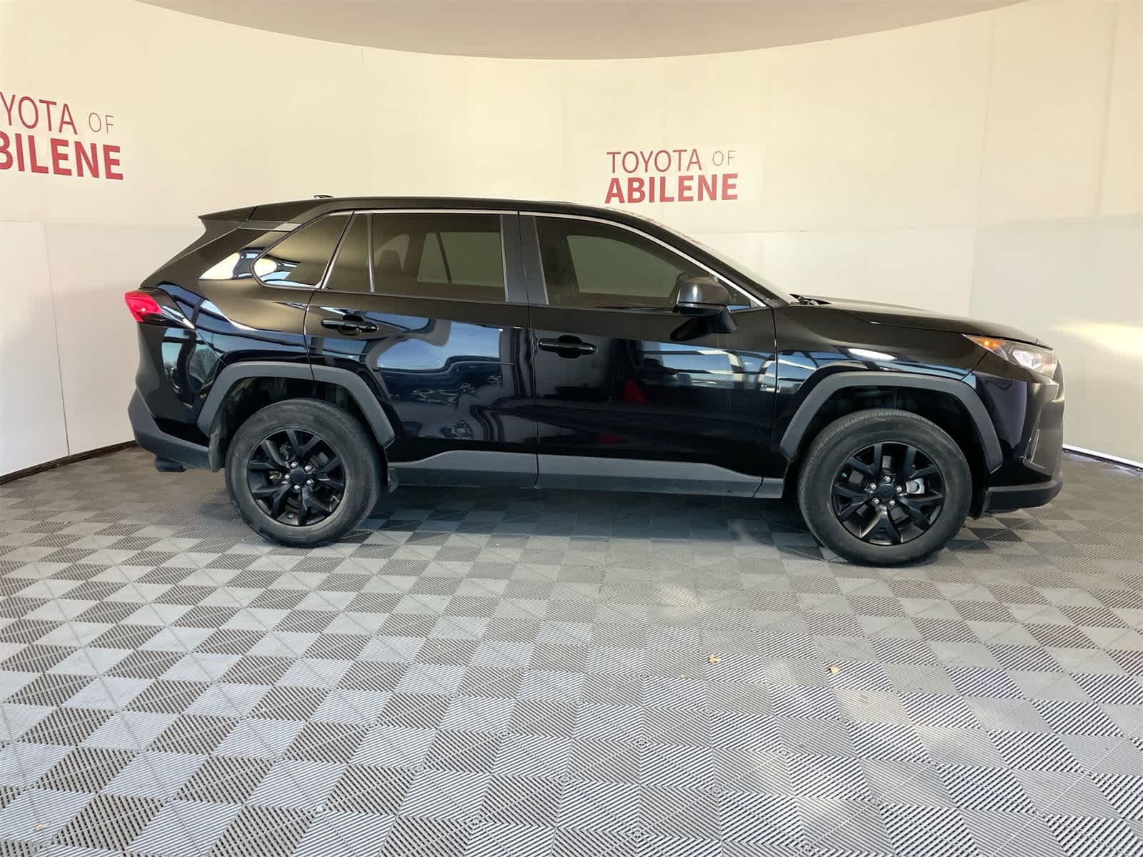 Thumbnail: 2022 Toyota RAV4 - 7