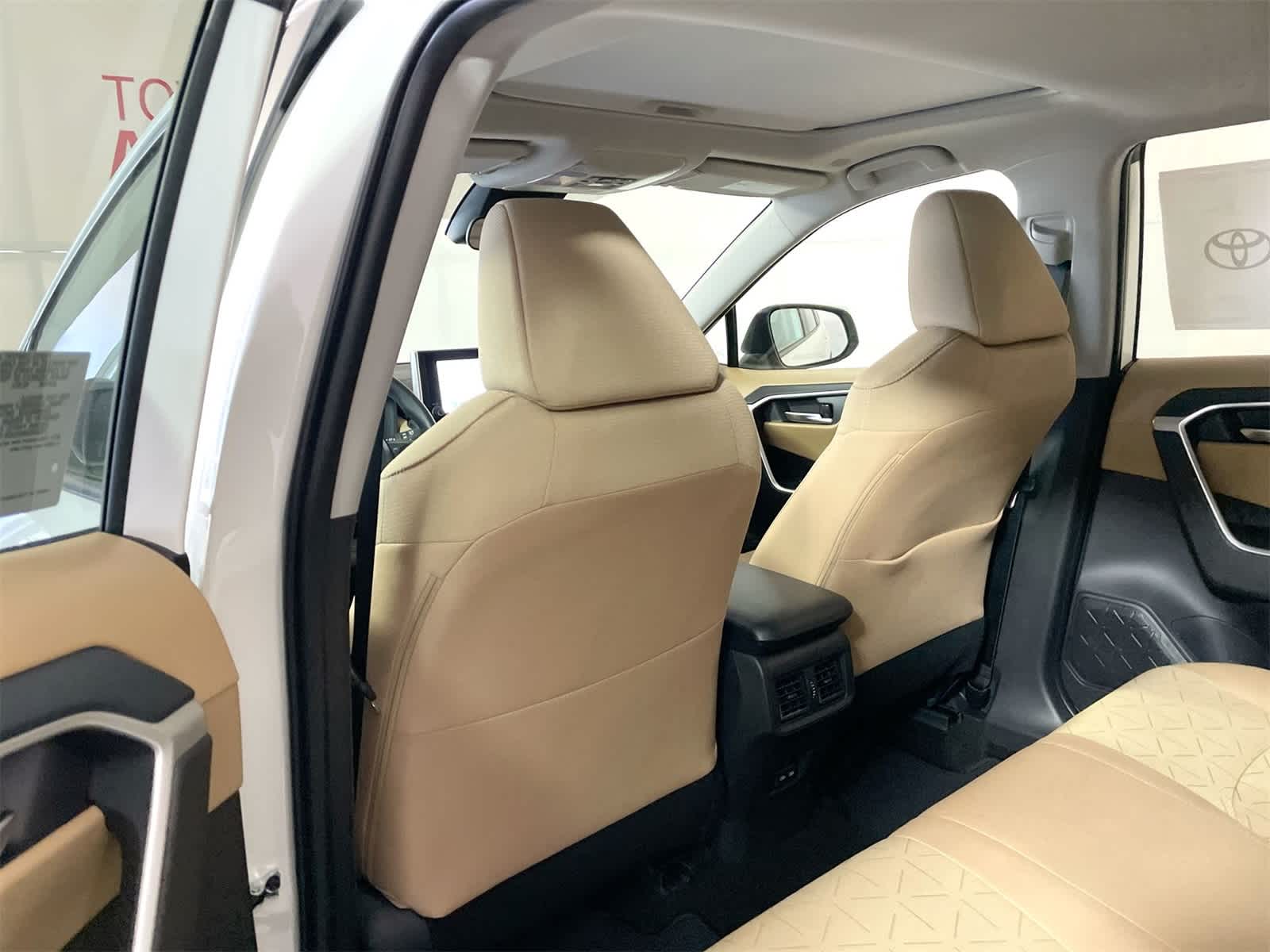 Thumbnail: 2025 Toyota RAV4 - 13