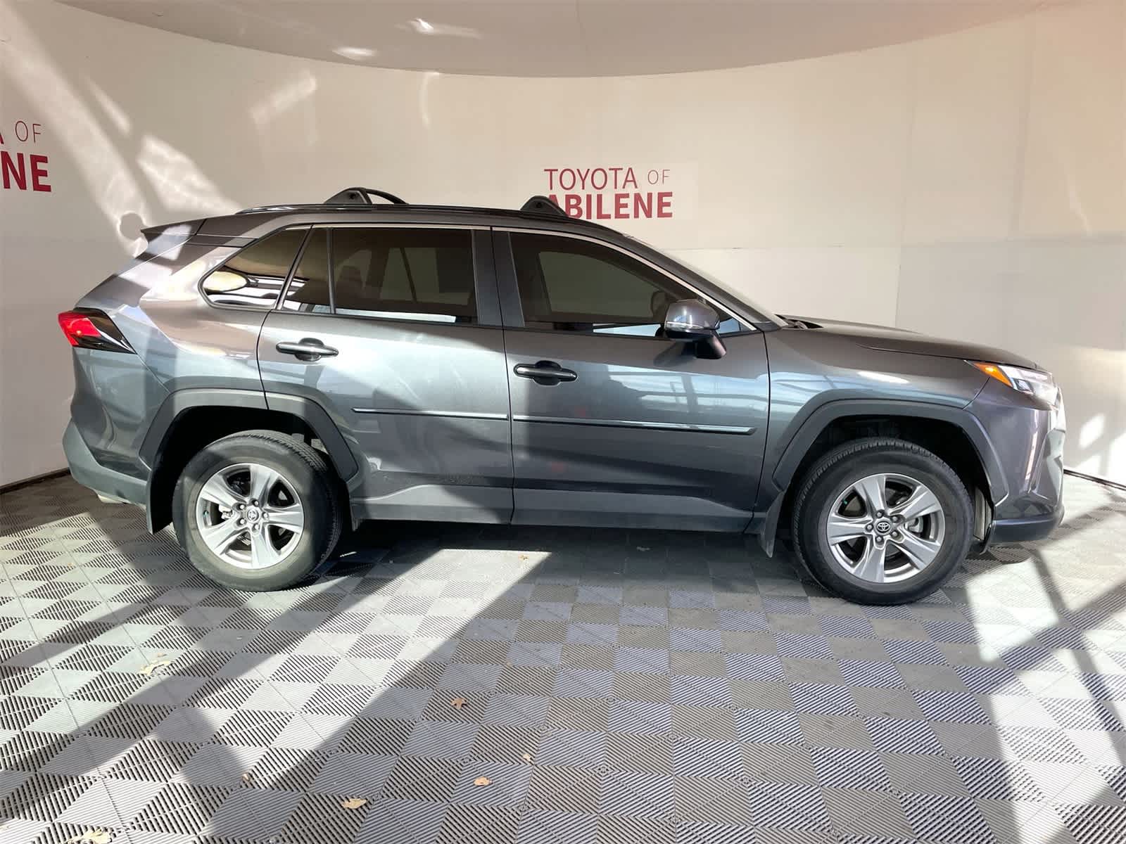 Thumbnail: 2022 Toyota RAV4 - 7