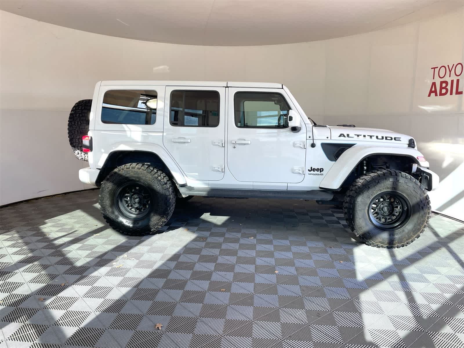 Thumbnail: 2021 Jeep Wrangler - 7