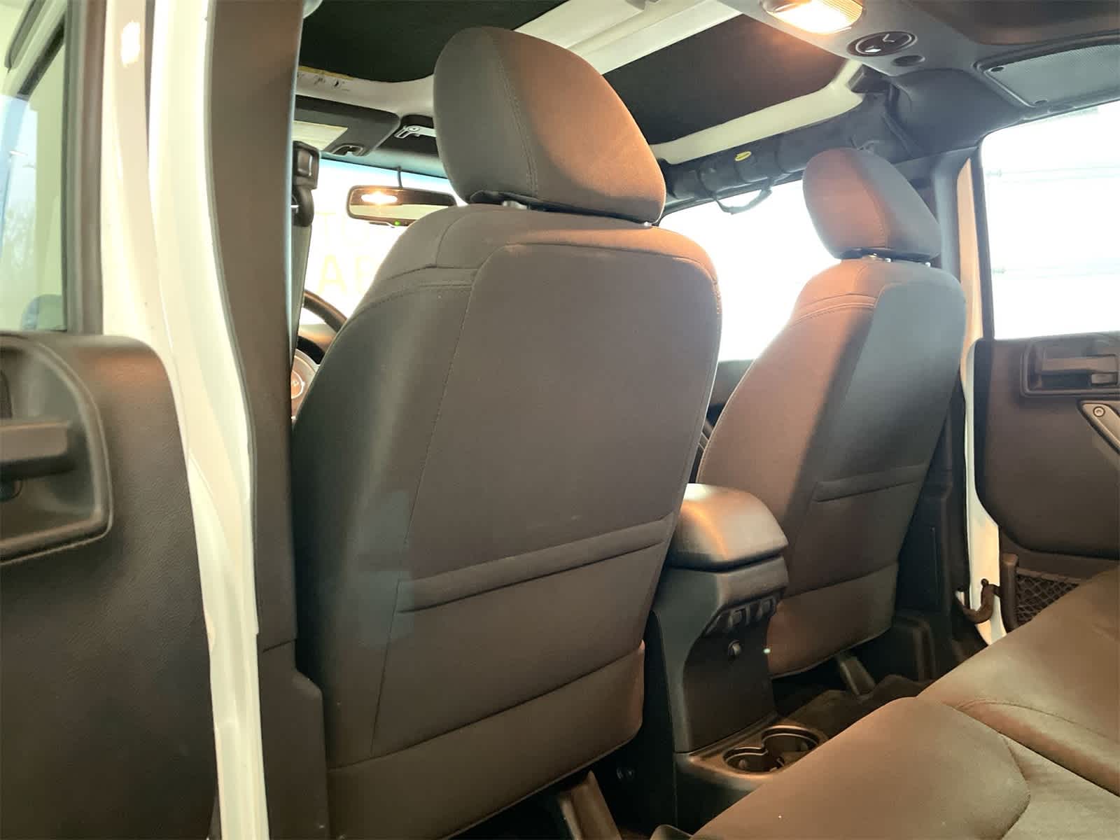 Thumbnail: 2016 Jeep Wrangler - 10