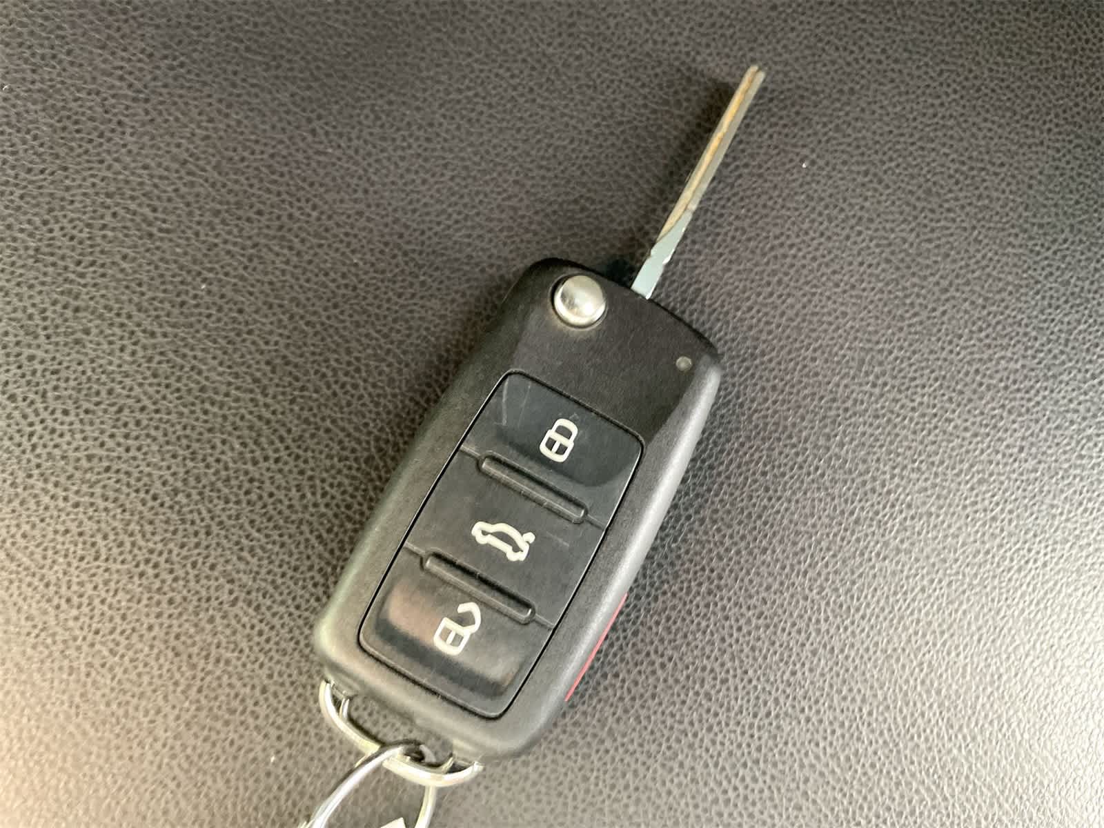2016 Volkswagen Beetle SE 24