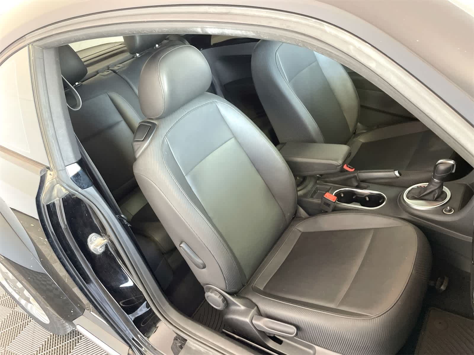 2016 Volkswagen Beetle SE 11