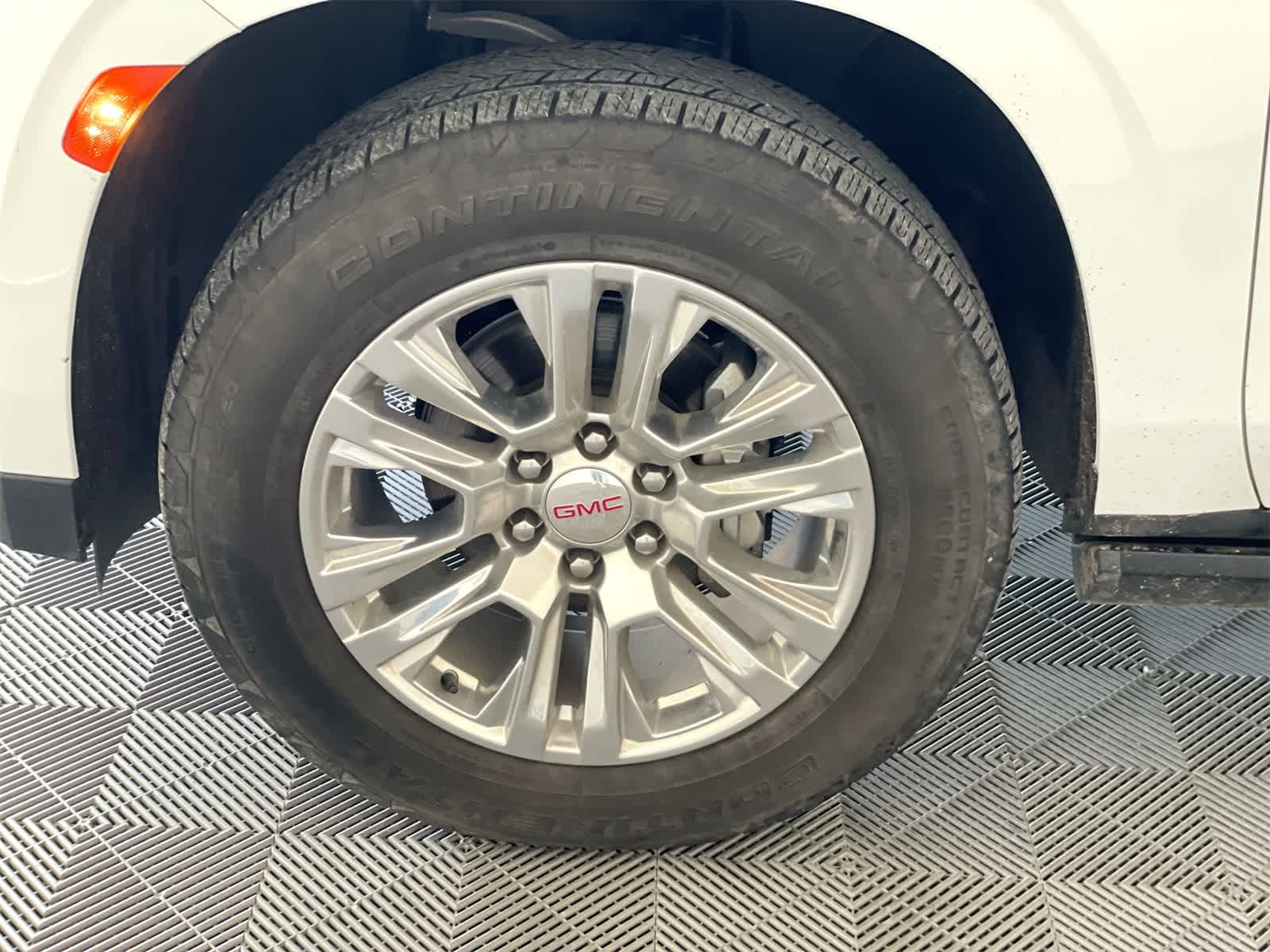 Thumbnail: 2023 GMC Yukon XL - 26