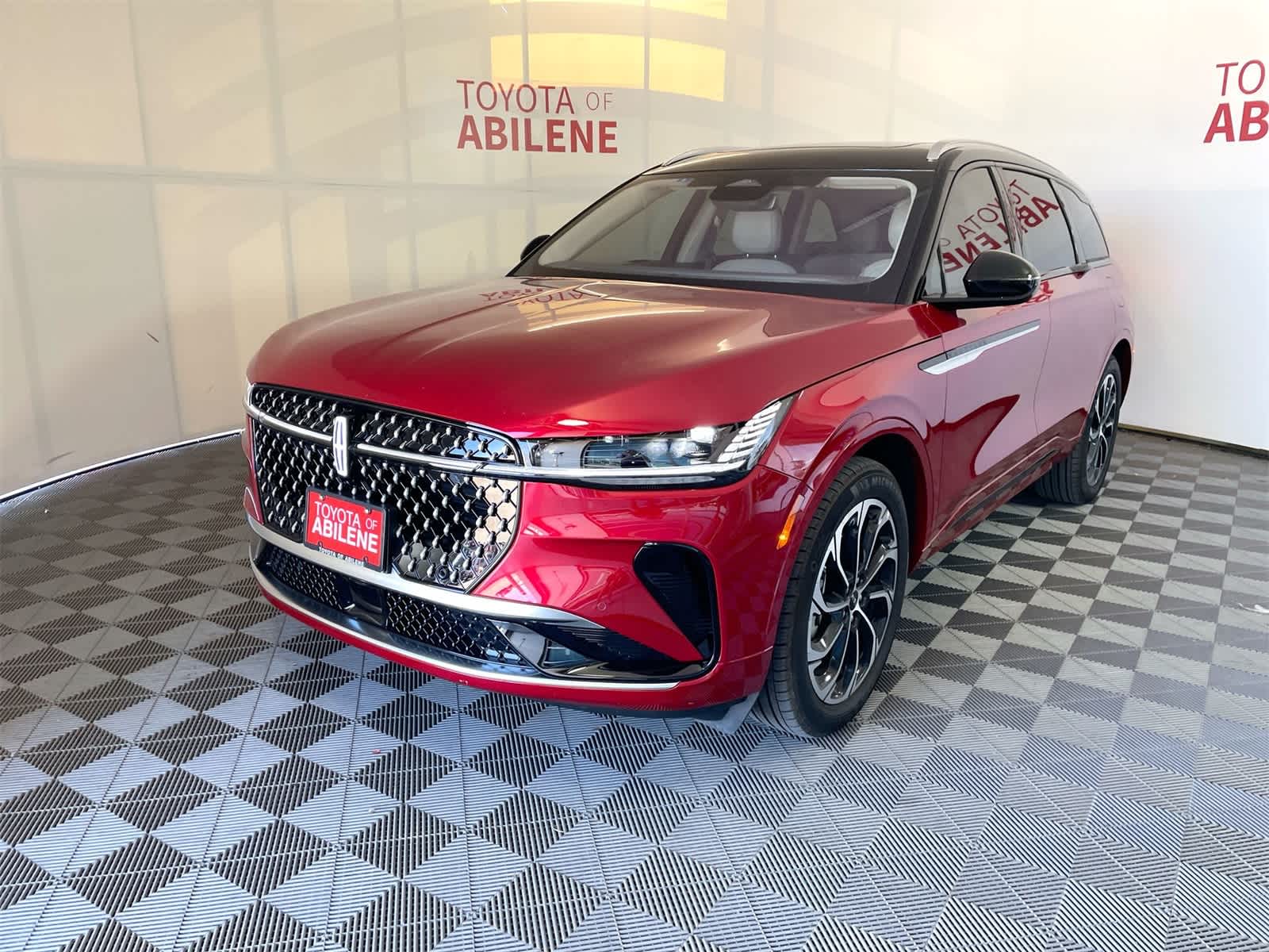 Thumbnail: 2025 Lincoln Nautilus - 1