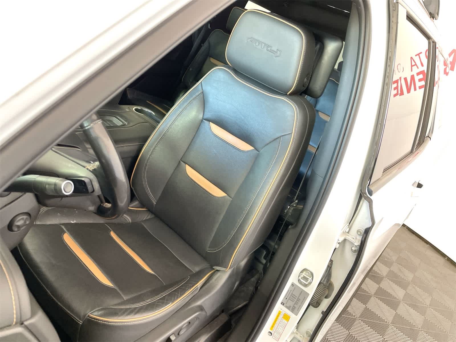 Thumbnail: 2022 GMC Yukon - 10