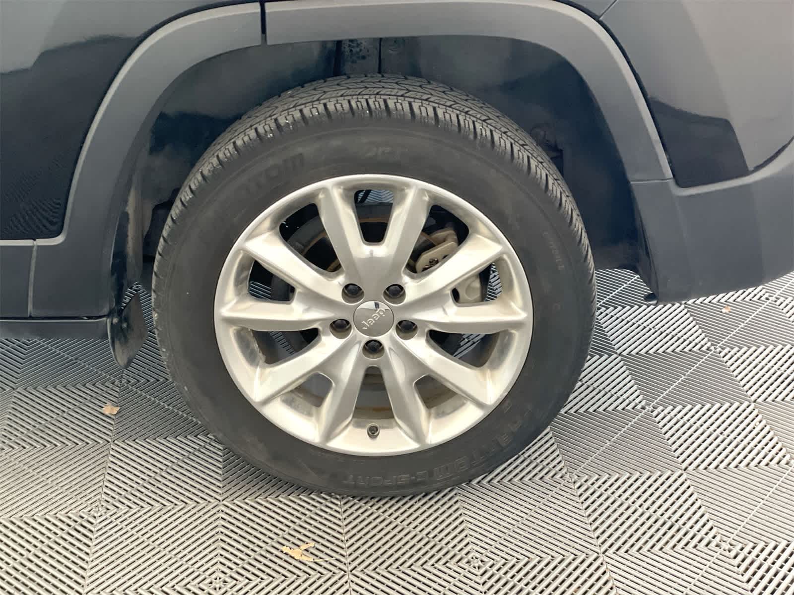 Thumbnail: 2016 Jeep Cherokee - 26