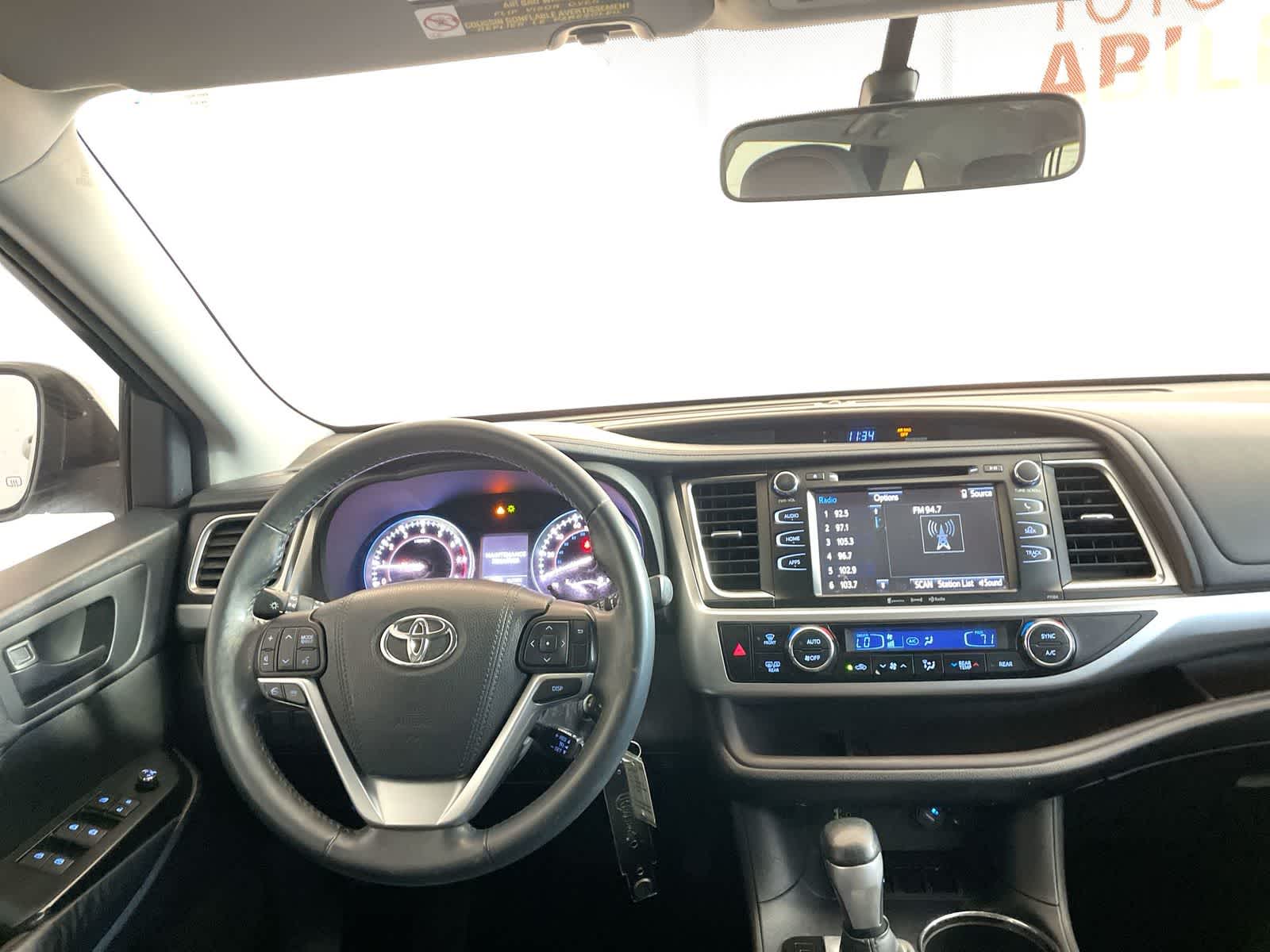 Thumbnail: 2016 Toyota Highlander - 16