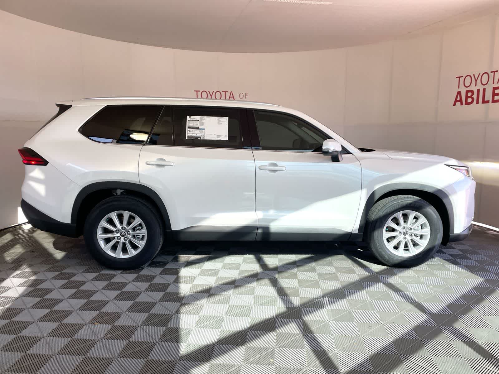 Thumbnail: 2026 Toyota Grand Highlander - 8