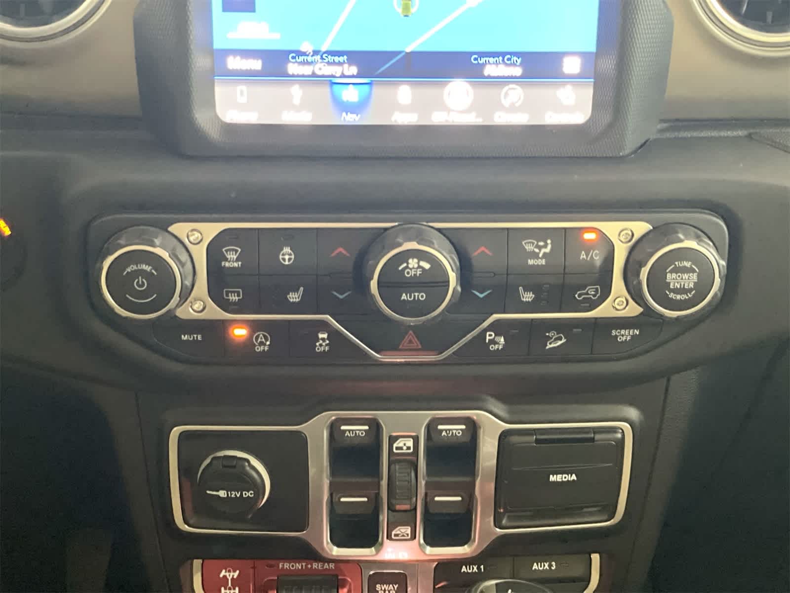 Thumbnail: 2018 Jeep Wrangler - 21