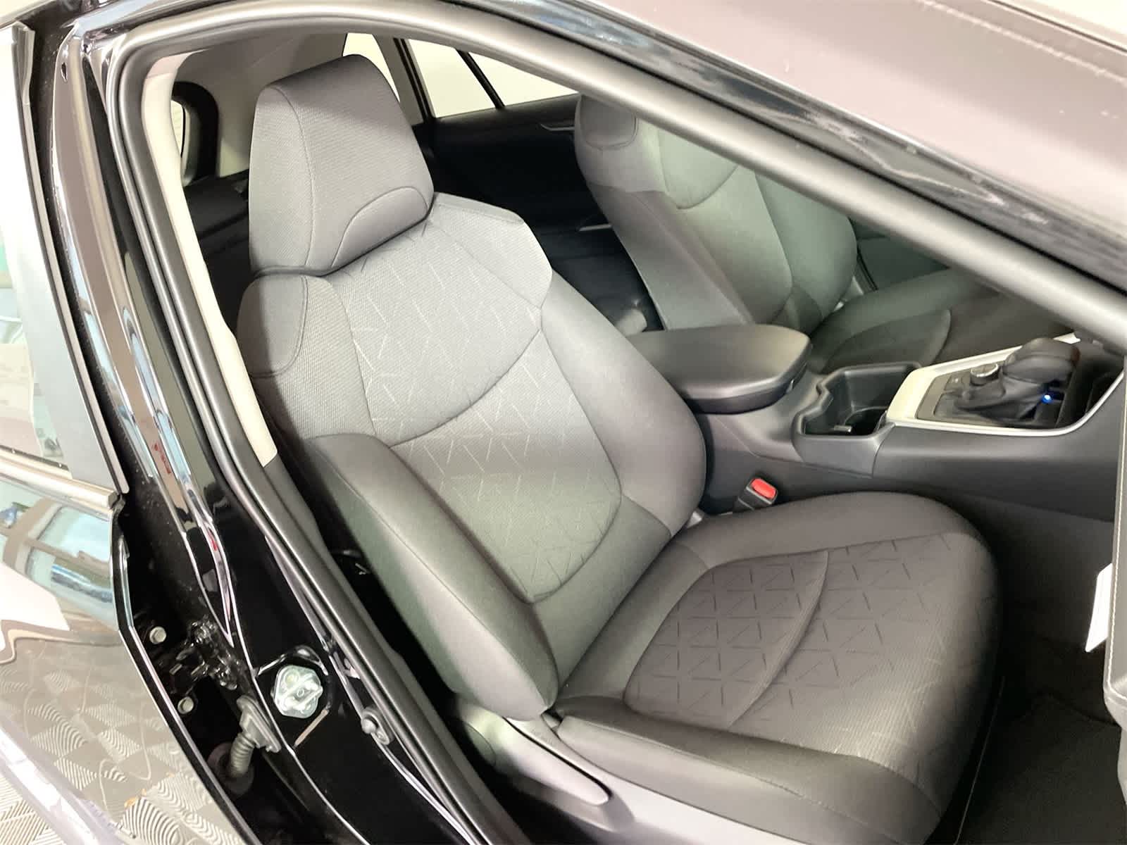 Thumbnail: 2025 Toyota RAV4 - 14