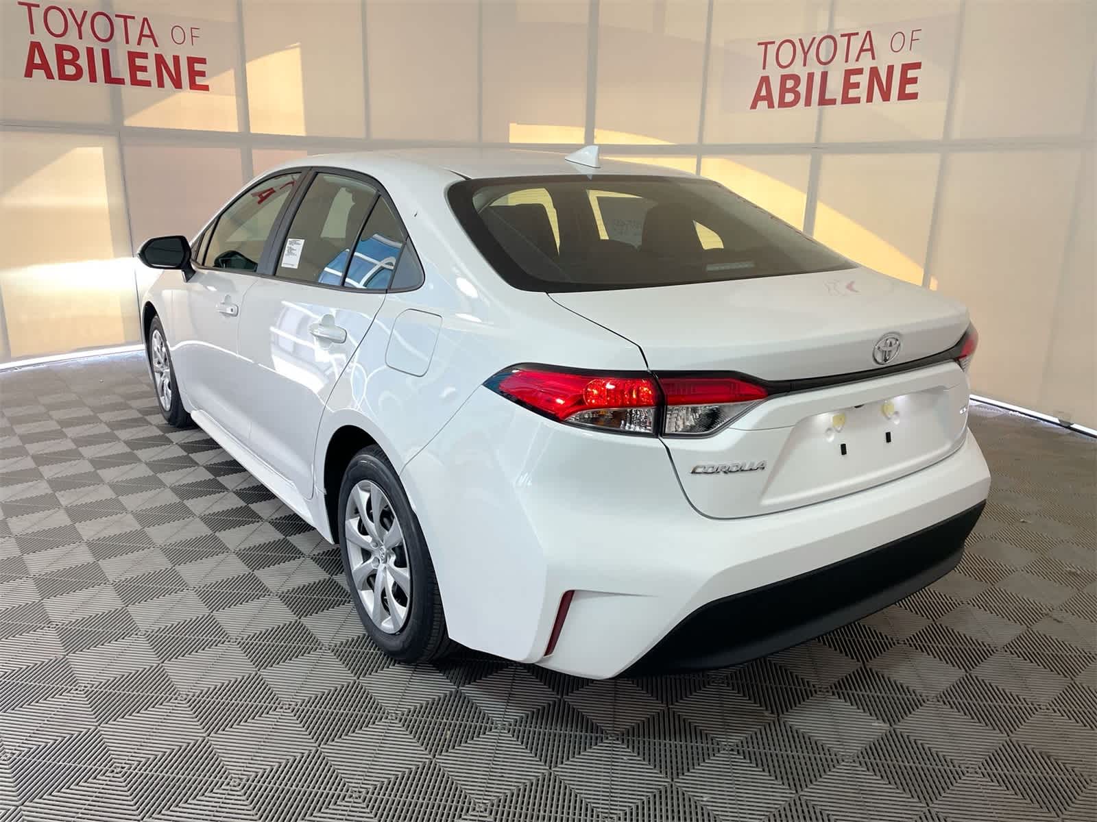 Thumbnail: 2025 Toyota Corolla - 3
