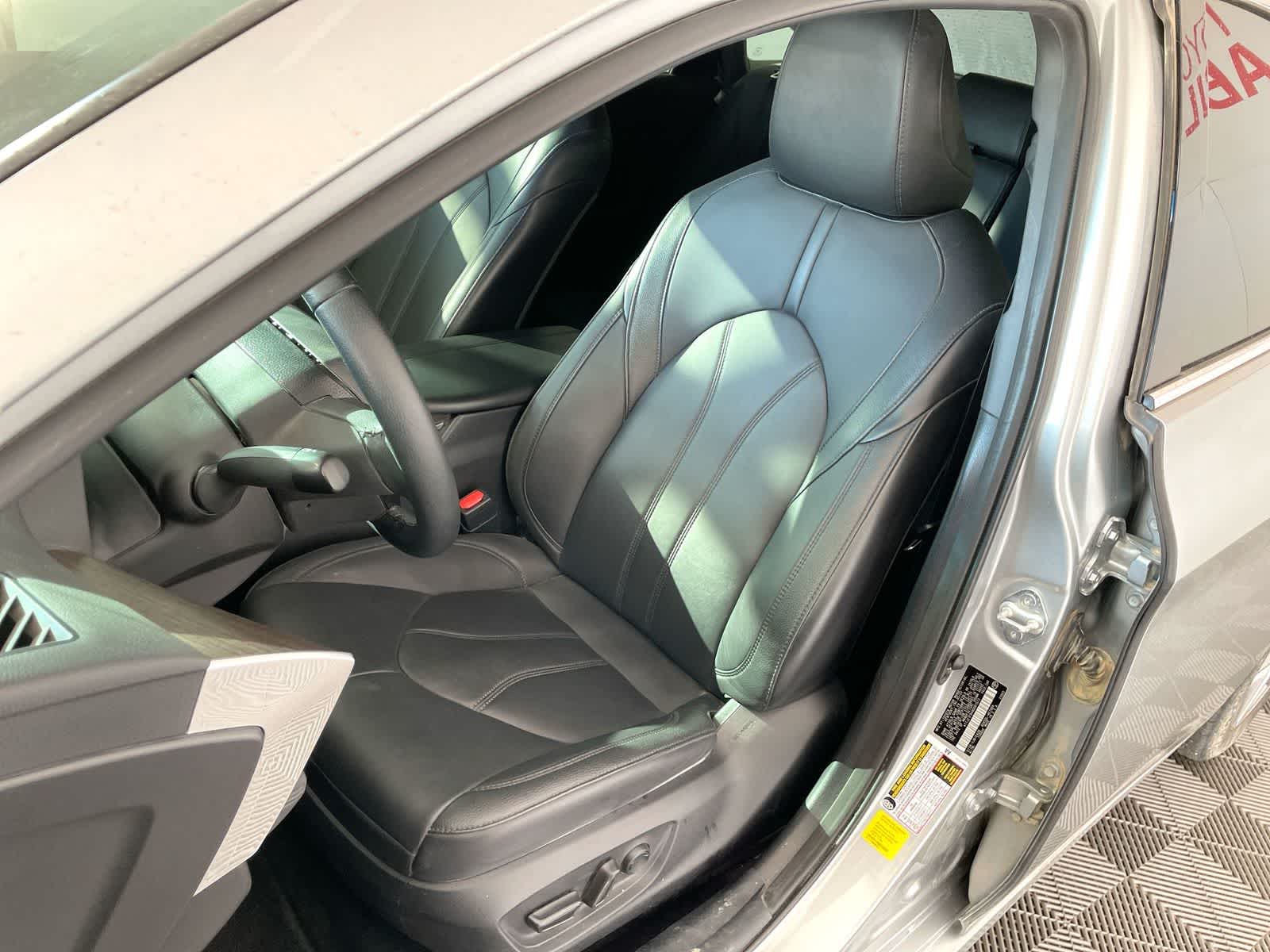 Thumbnail: 2022 Toyota Avalon - 10