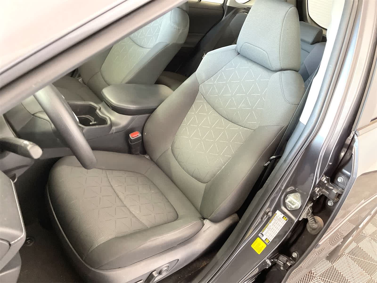 Thumbnail: 2022 Toyota RAV4 - 9