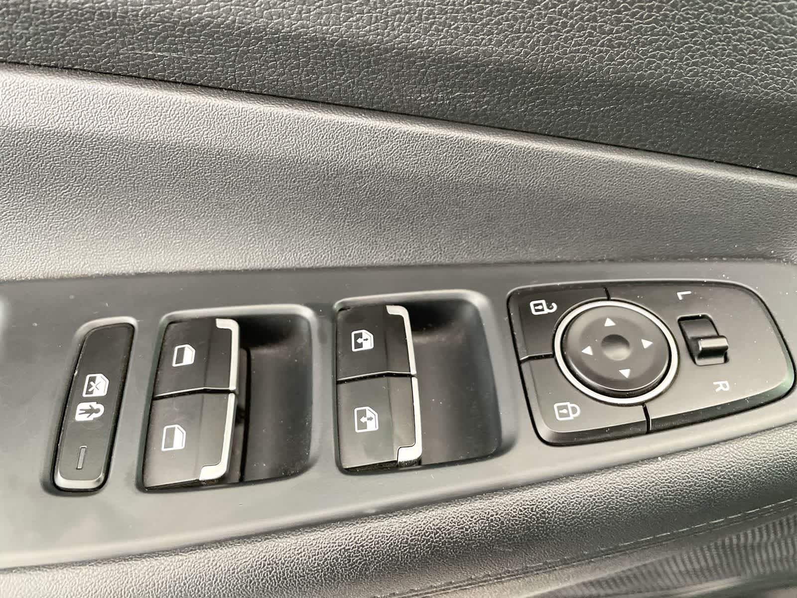 Thumbnail: 2023 Hyundai Santa Fe - 10