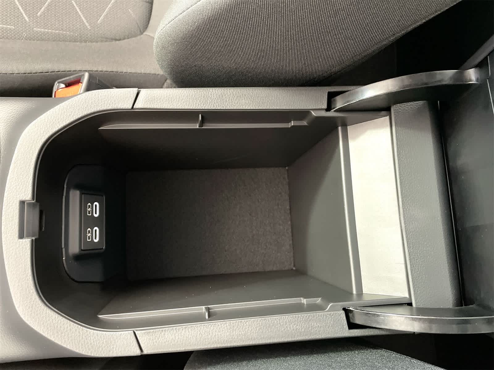 Thumbnail: 2025 Toyota RAV4 - 24