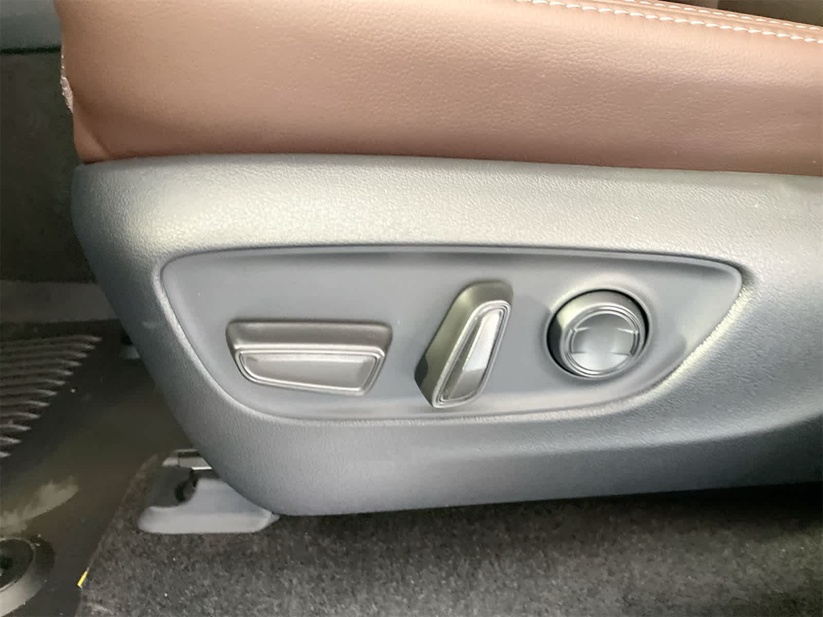 Thumbnail: 2026 Toyota Land Cruiser - 10