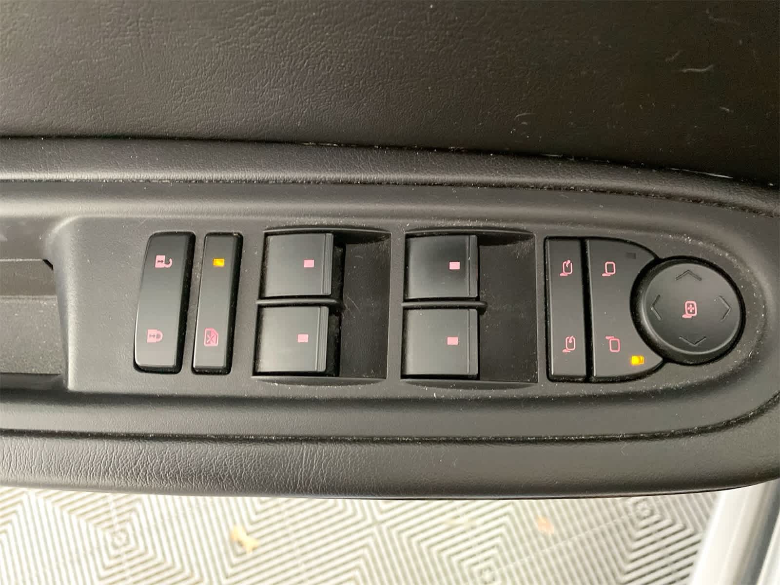 Thumbnail: 2015 GMC Acadia - 11