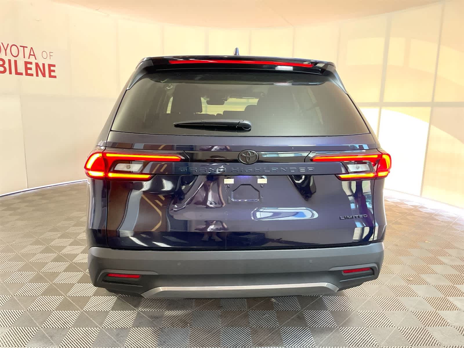 Thumbnail: 2026 Toyota Grand Highlander - 4