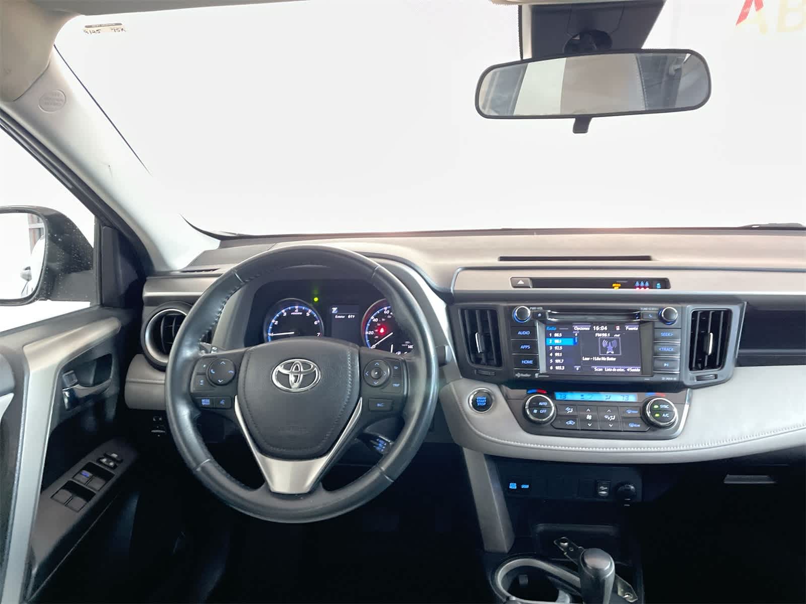 Thumbnail: 2018 Toyota RAV4 - 15