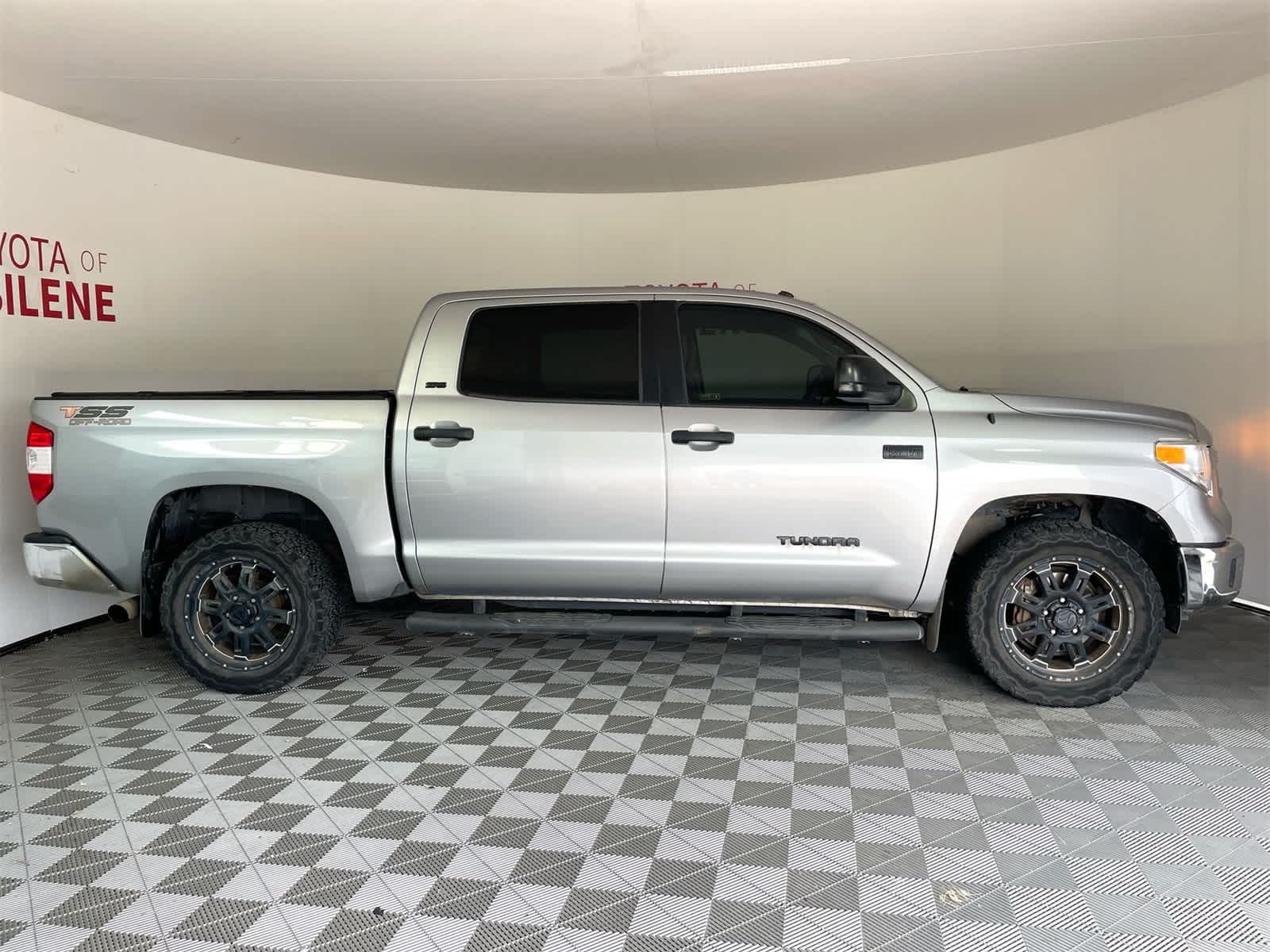 Thumbnail: 2016 Toyota Tundra - 8
