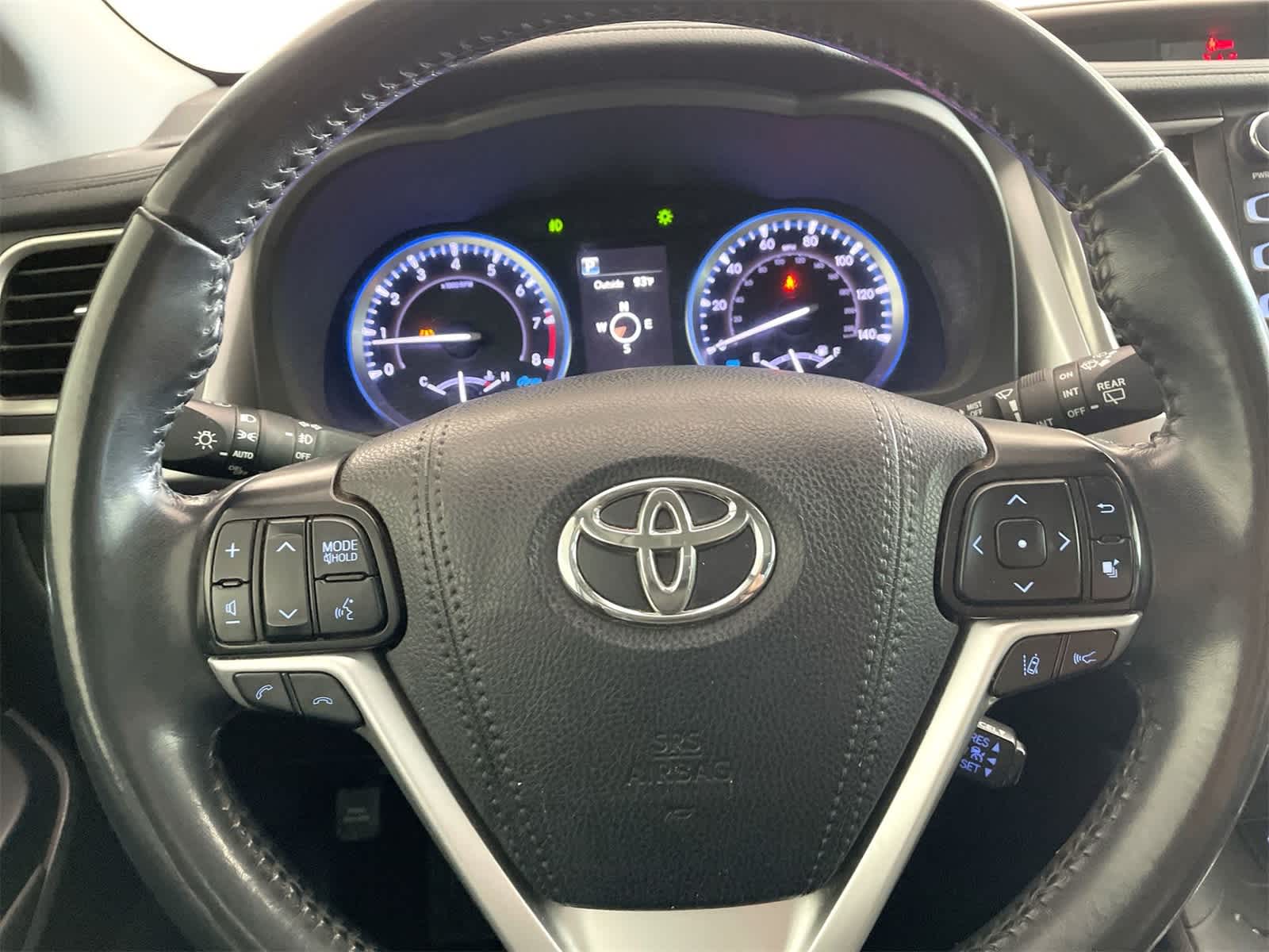 Thumbnail: 2019 Toyota Highlander - 19