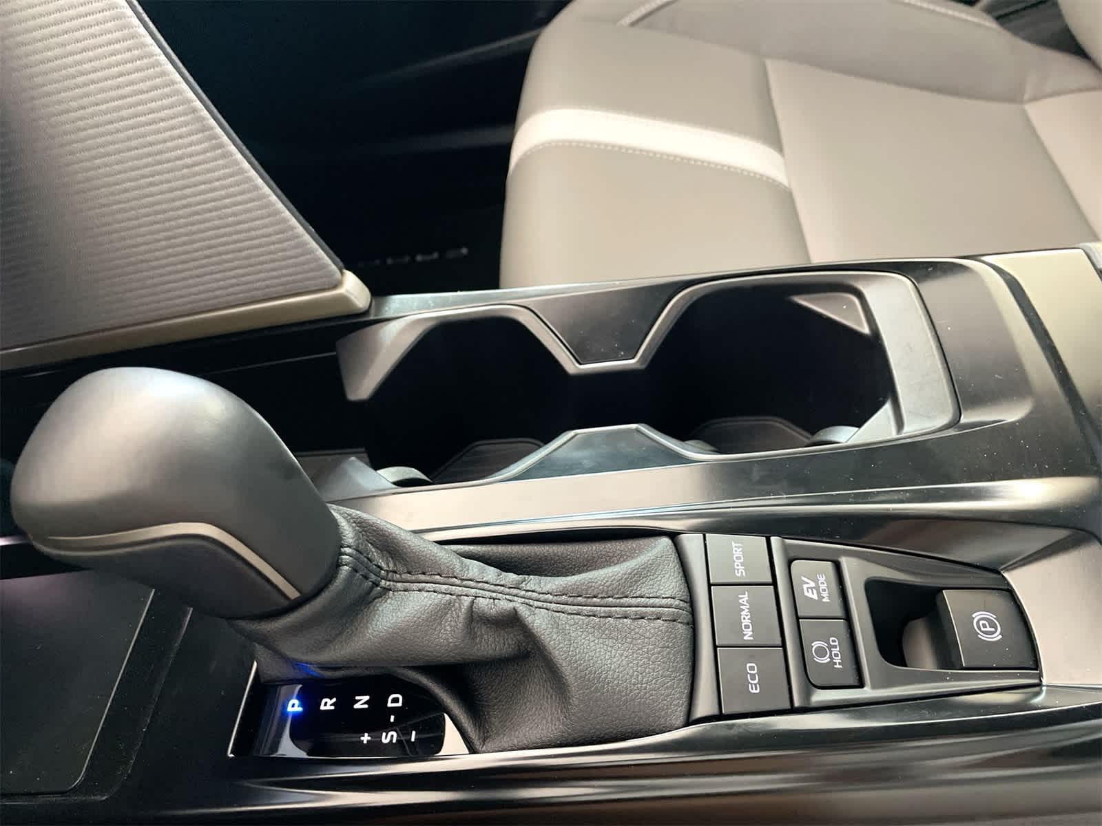 Thumbnail: 2025 Toyota Camry - 22