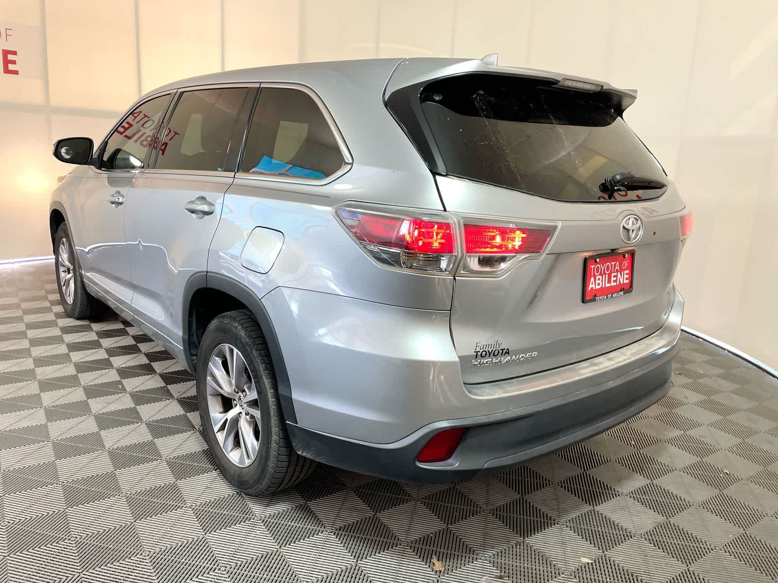 Thumbnail: 2016 Toyota Highlander - 3