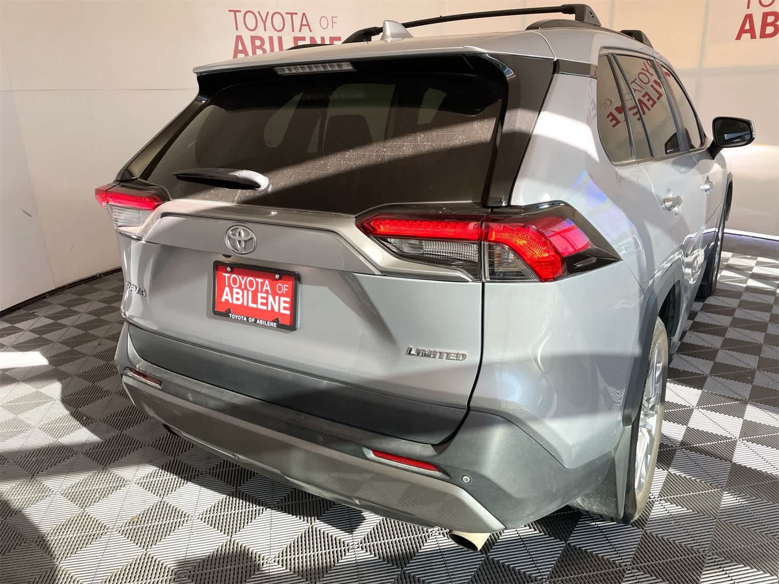 Thumbnail: 2022 Toyota RAV4 - 7
