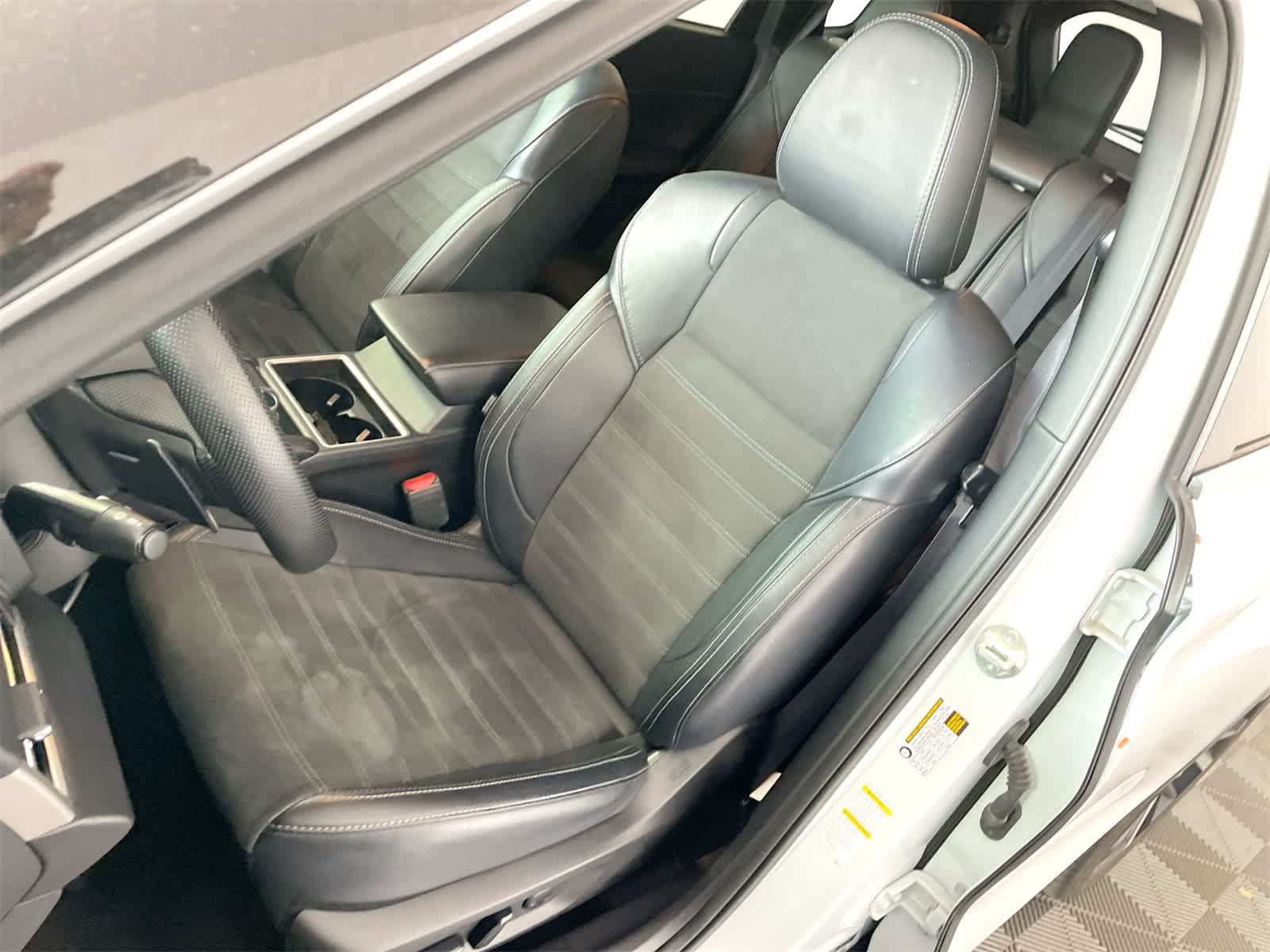 Thumbnail: 2024 Mitsubishi Outlander - 10