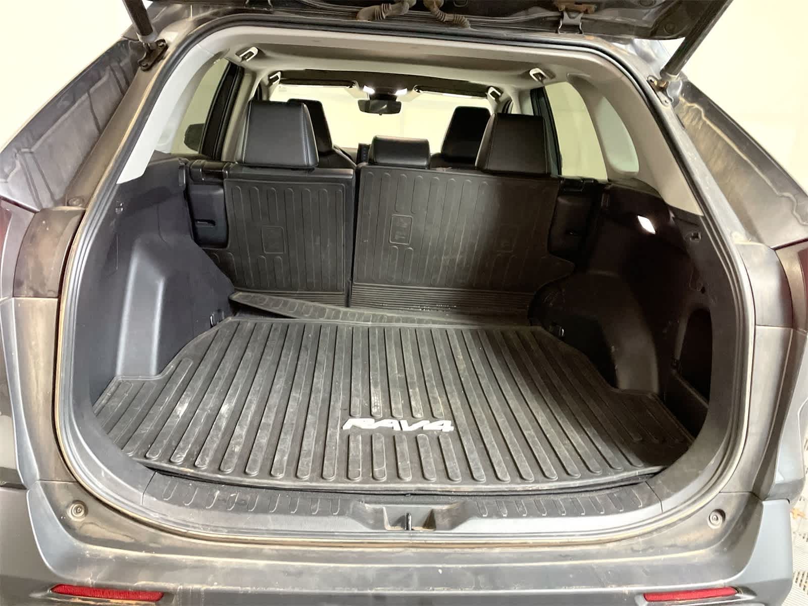 Thumbnail: 2022 Toyota RAV4 - 4