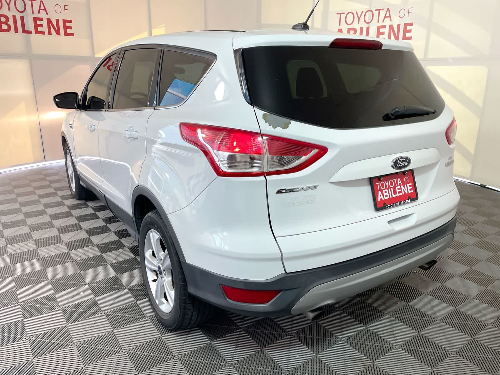 Thumbnail: 2014 Ford Escape - 3
