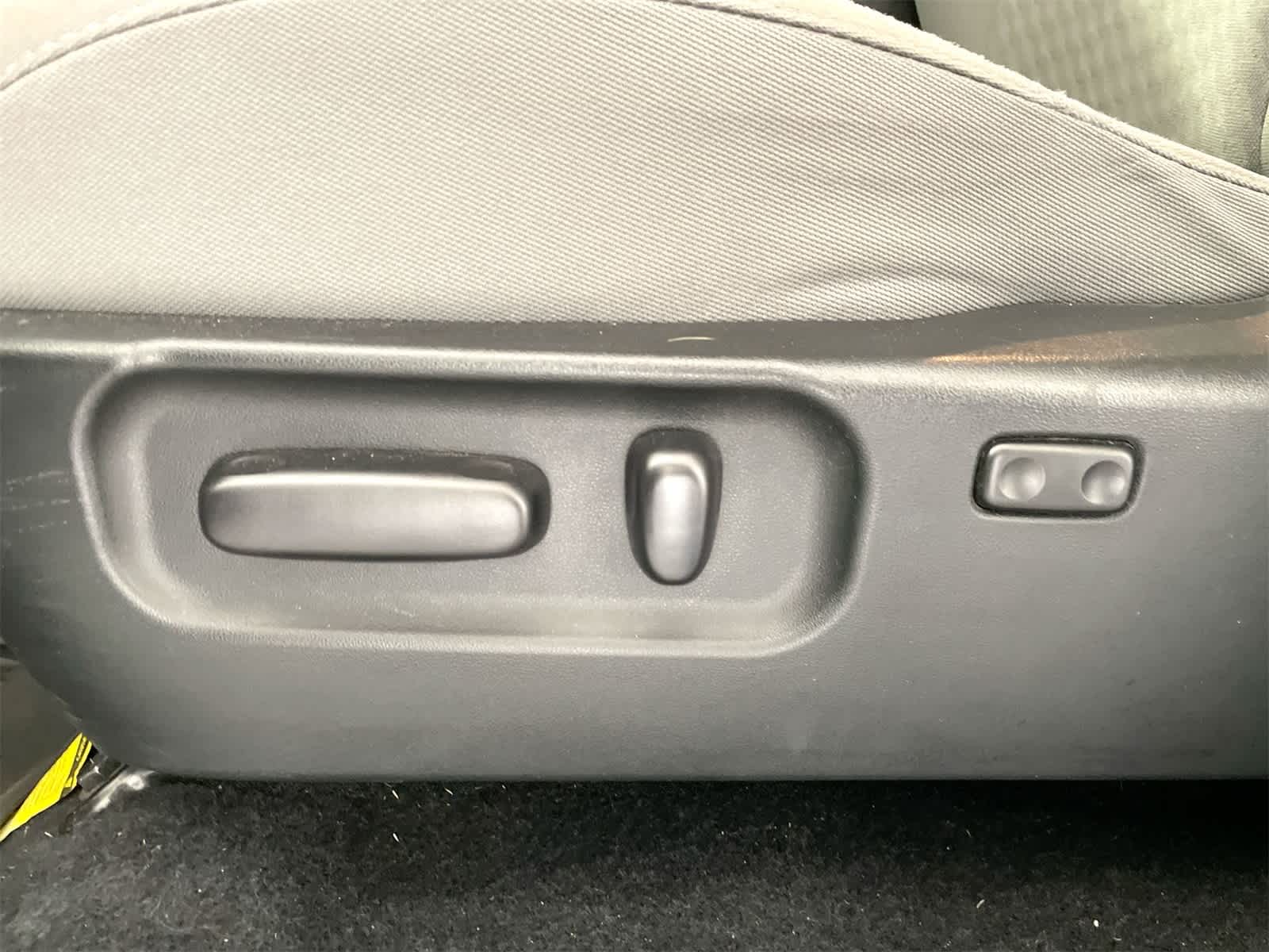 Thumbnail: 2022 Toyota Tacoma - 9